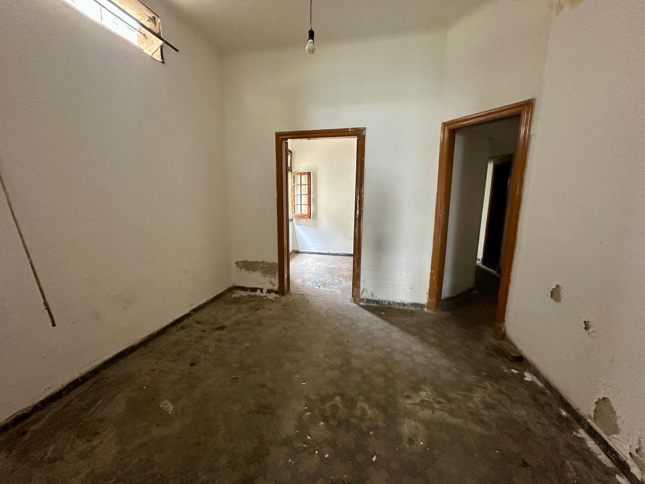 OPORTUNIDAD VENTA CASA  A RECICLAR CENTRICA 10 AMBIENTES