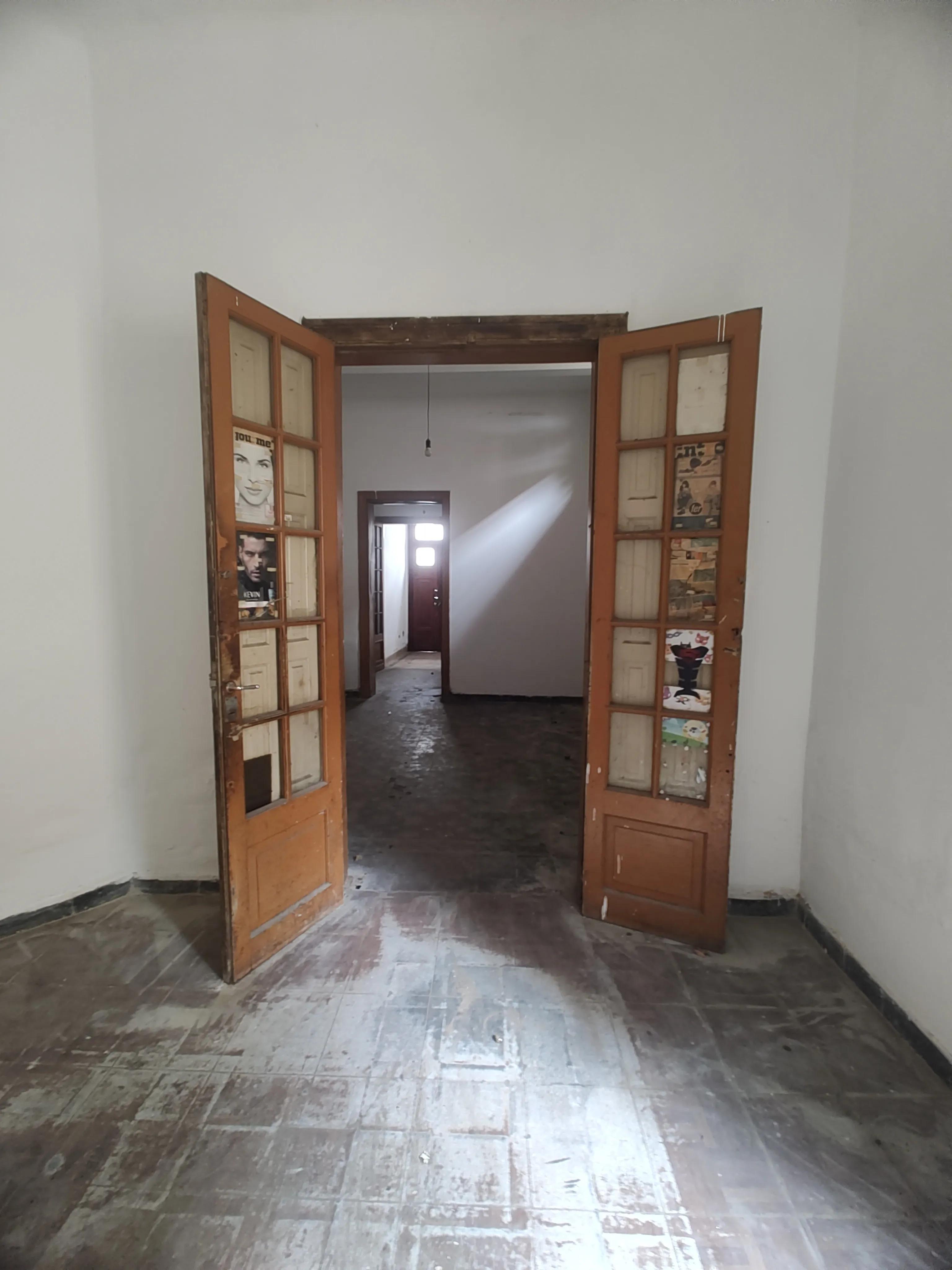 OPORTUNIDAD VENTA CASA  A RECICLAR CENTRICA 10 AMBIENTES