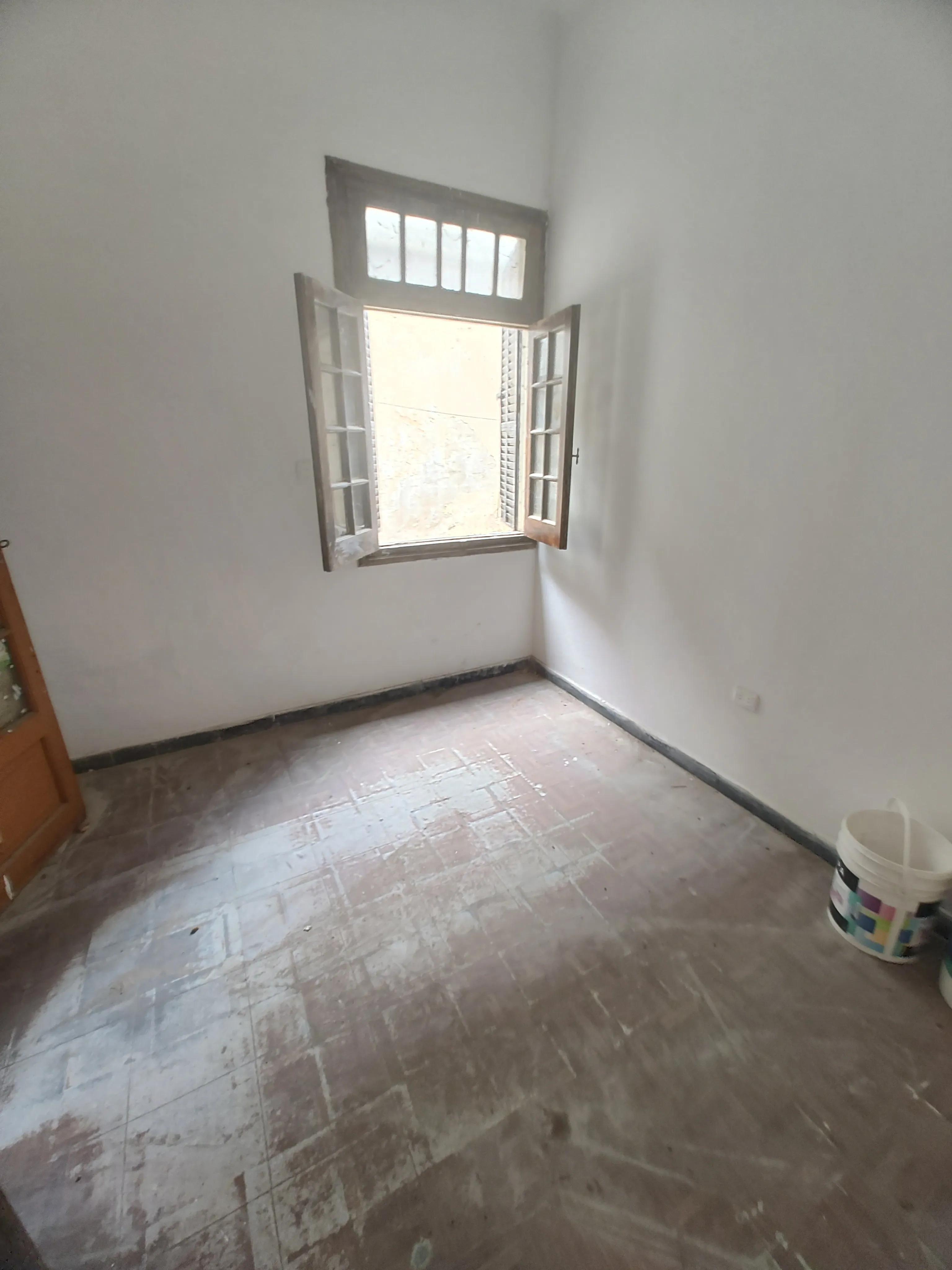 OPORTUNIDAD VENTA CASA  A RECICLAR CENTRICA 10 AMBIENTES