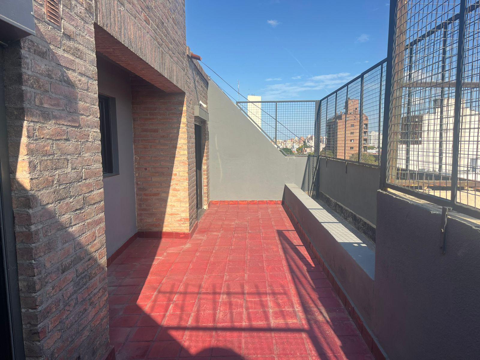 ALQUILO DPTO DOS DOR Y ESCRITORIO AMPLIA TERRAZA SE ACEPTA MASCOTA A METROS NUEVO CENTRO SHOPPING