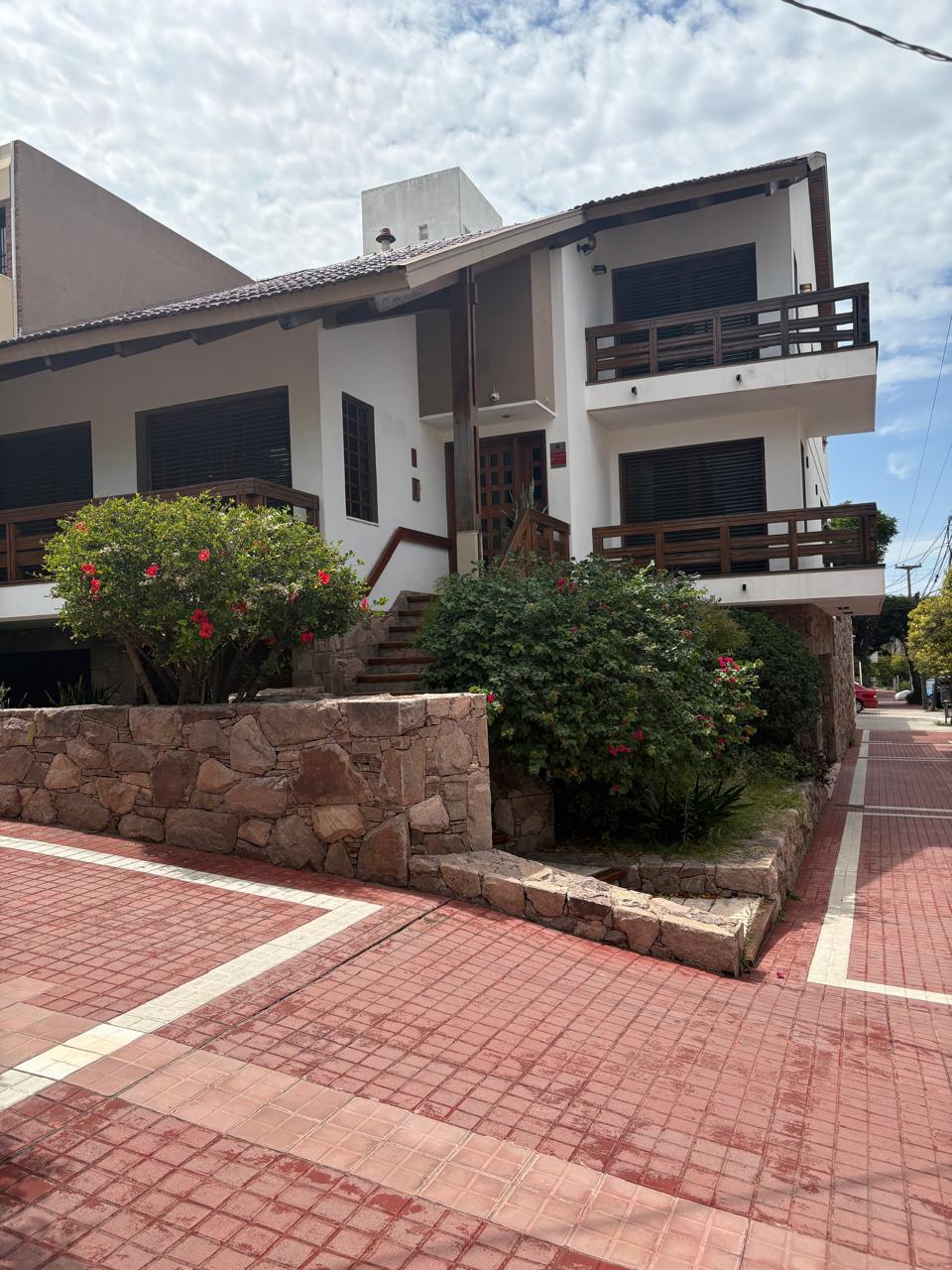 Se alquila casa en Barrio Cofico apta alquiler comercial