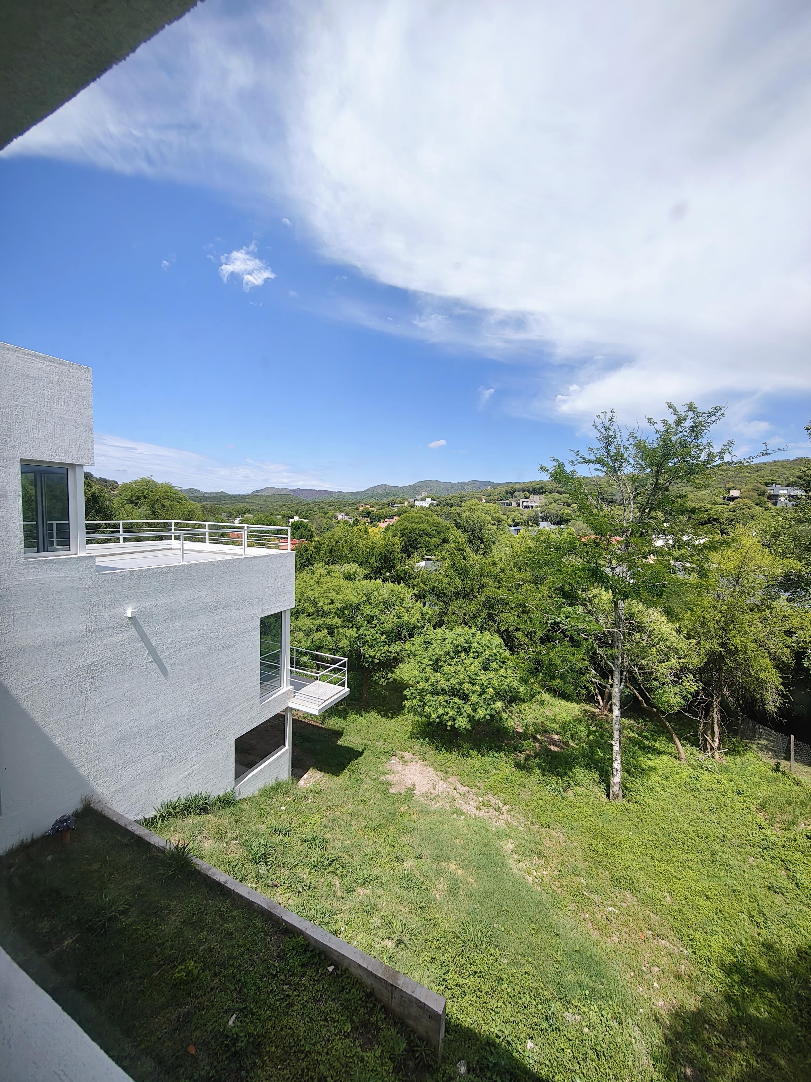 Q2 MENDIOLAZA BARRIO CERRADO VENDO A ESTRENAR MODERNA CASA