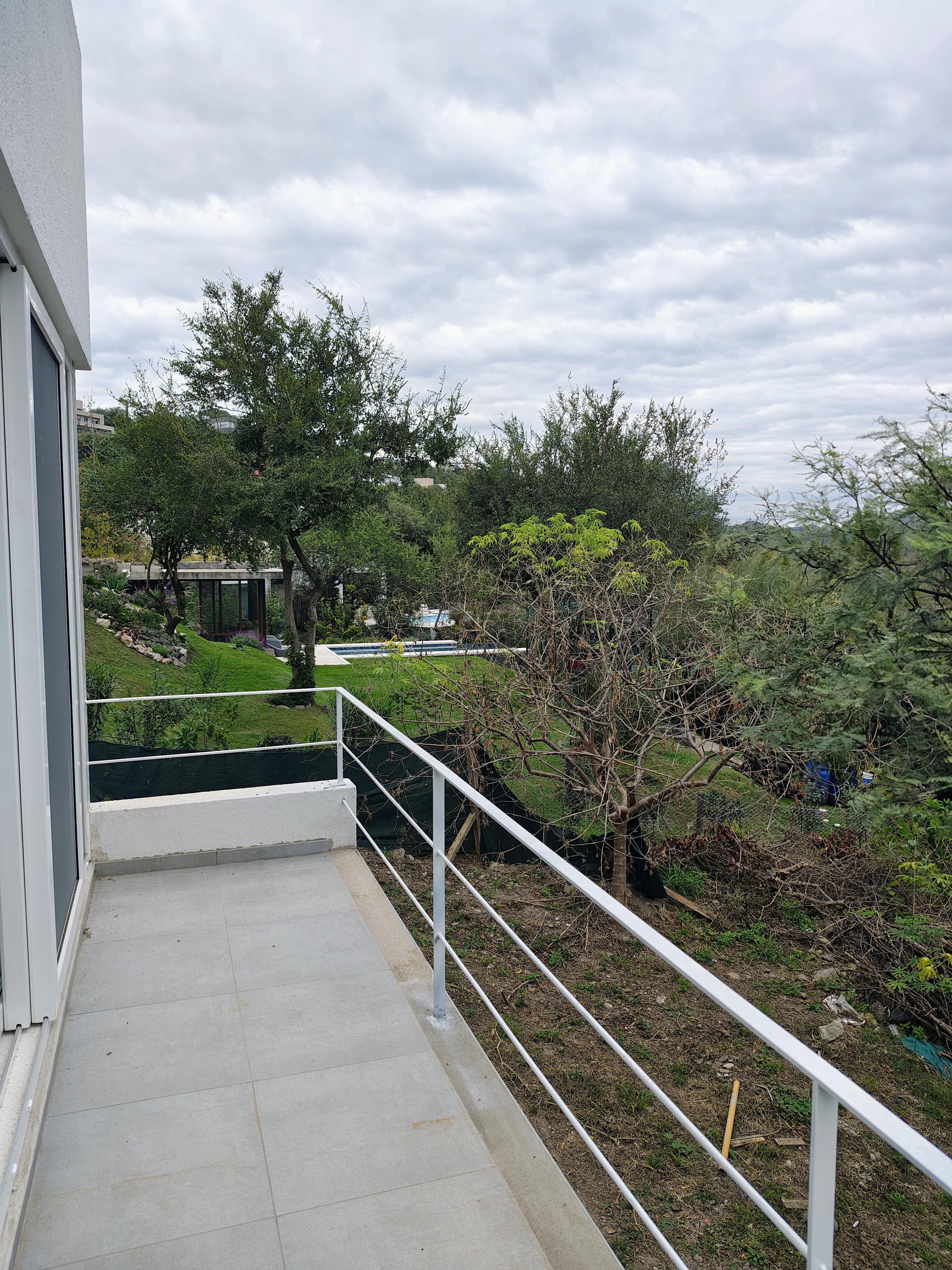 Q2 MENDIOLAZA BARRIO CERRADO VENDO A ESTRENAR MODERNA CASA