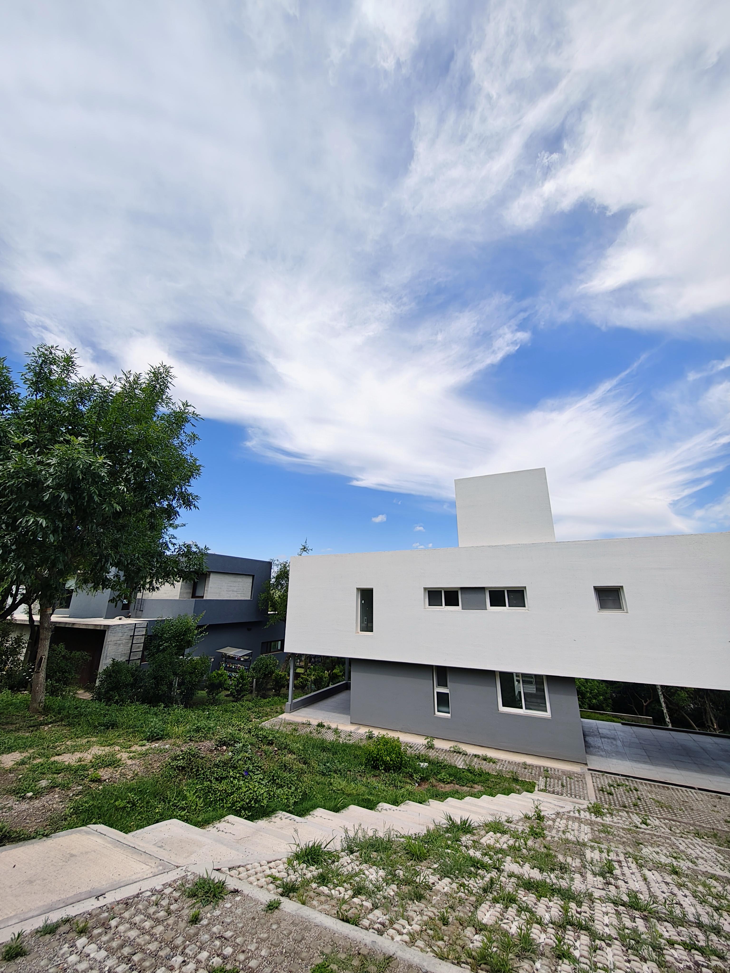 Q2 MENDIOLAZA BARRIO CERRADO VENDO A ESTRENAR MODERNA CASA