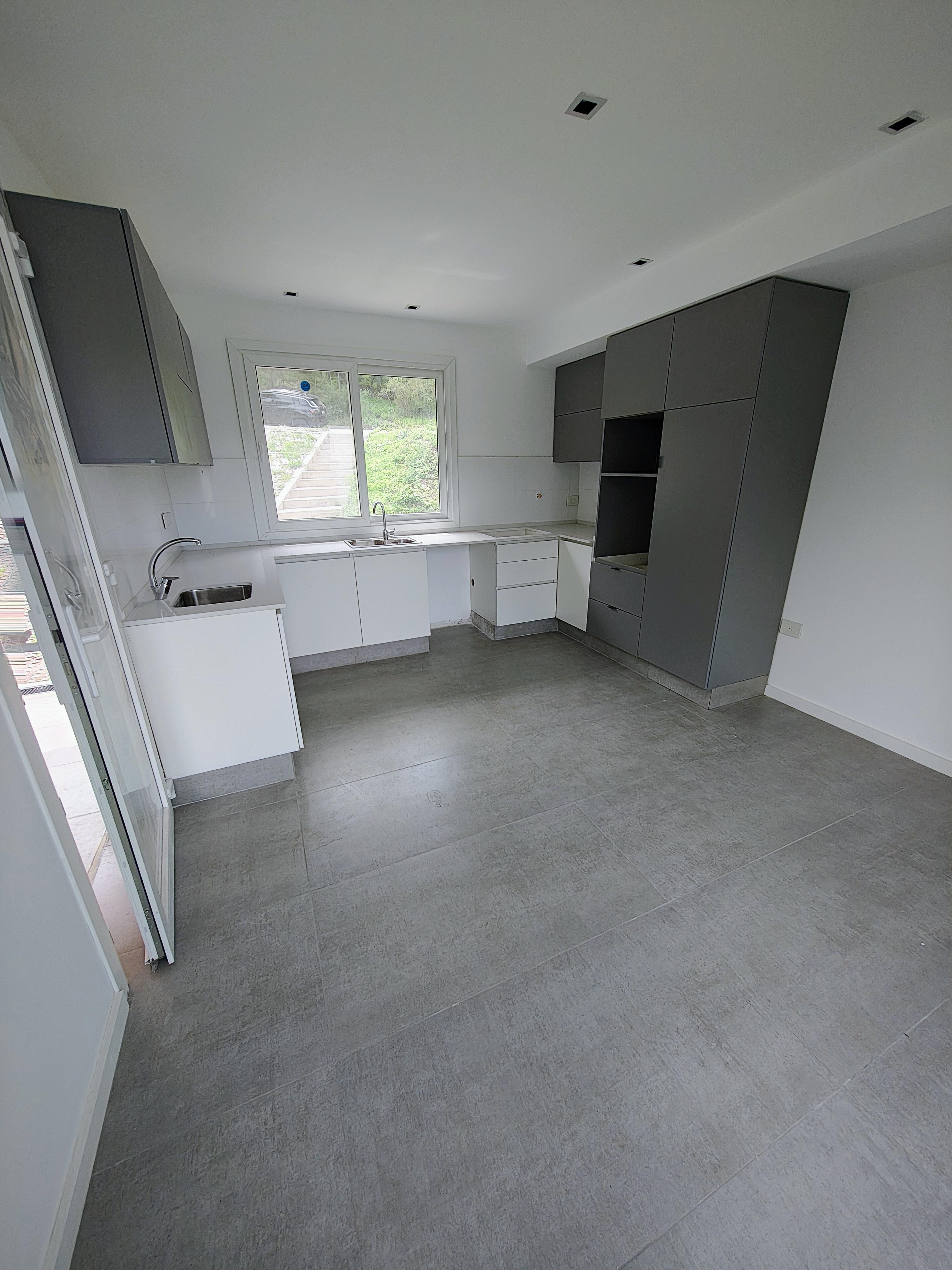 Q2 MENDIOLAZA BARRIO CERRADO VENDO A ESTRENAR MODERNA CASA