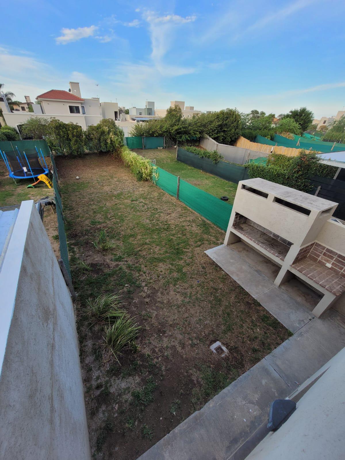 Alq. Duplex- 7 soles- 3 dorm. patio, cochera