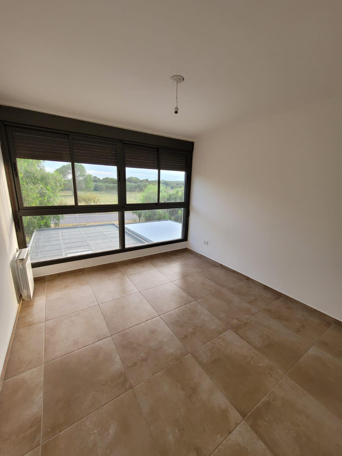 Alq. Duplex- 7 soles- 3 dorm. patio, cochera
