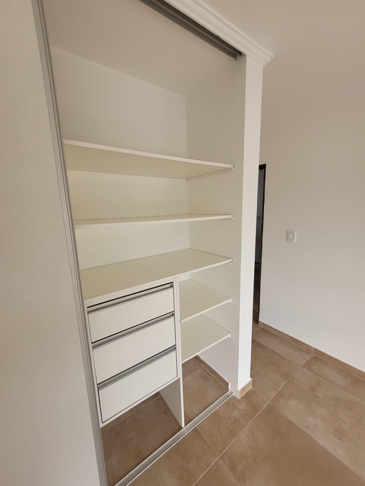 Alq. Duplex- 7 soles- 3 dorm. patio, cochera