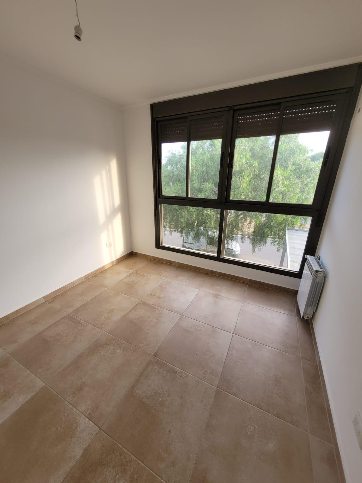 Alq. Duplex- 7 soles- 3 dorm. patio, cochera