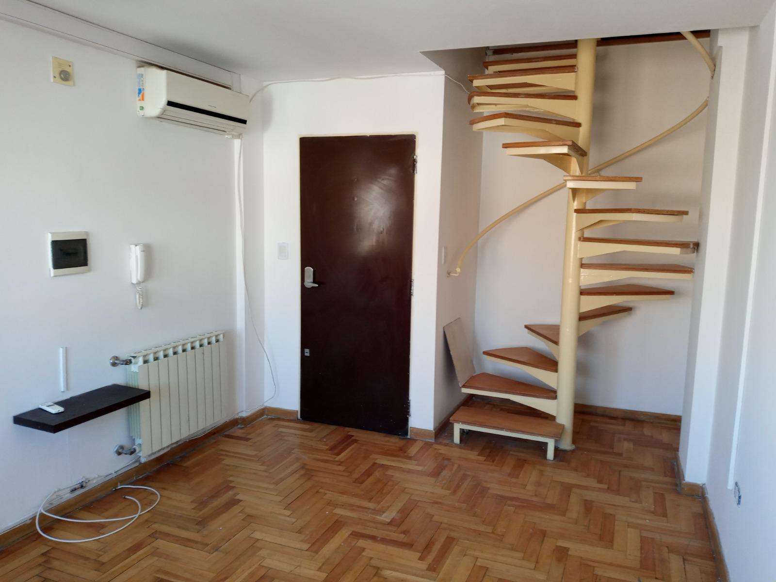 Alq. Alberdi- 27 de abril 710- 1 dormitorio- balcón y terraza- aire y calefacción