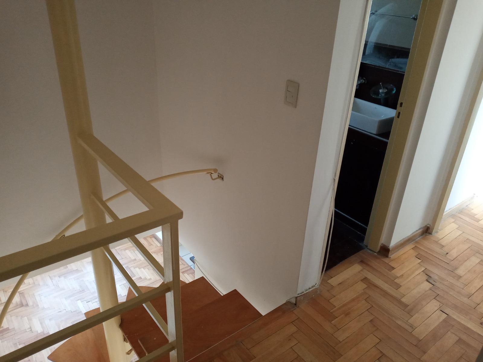 Alq. Alberdi- 27 de abril 710- 1 dormitorio- balcón y terraza- aire y calefacción