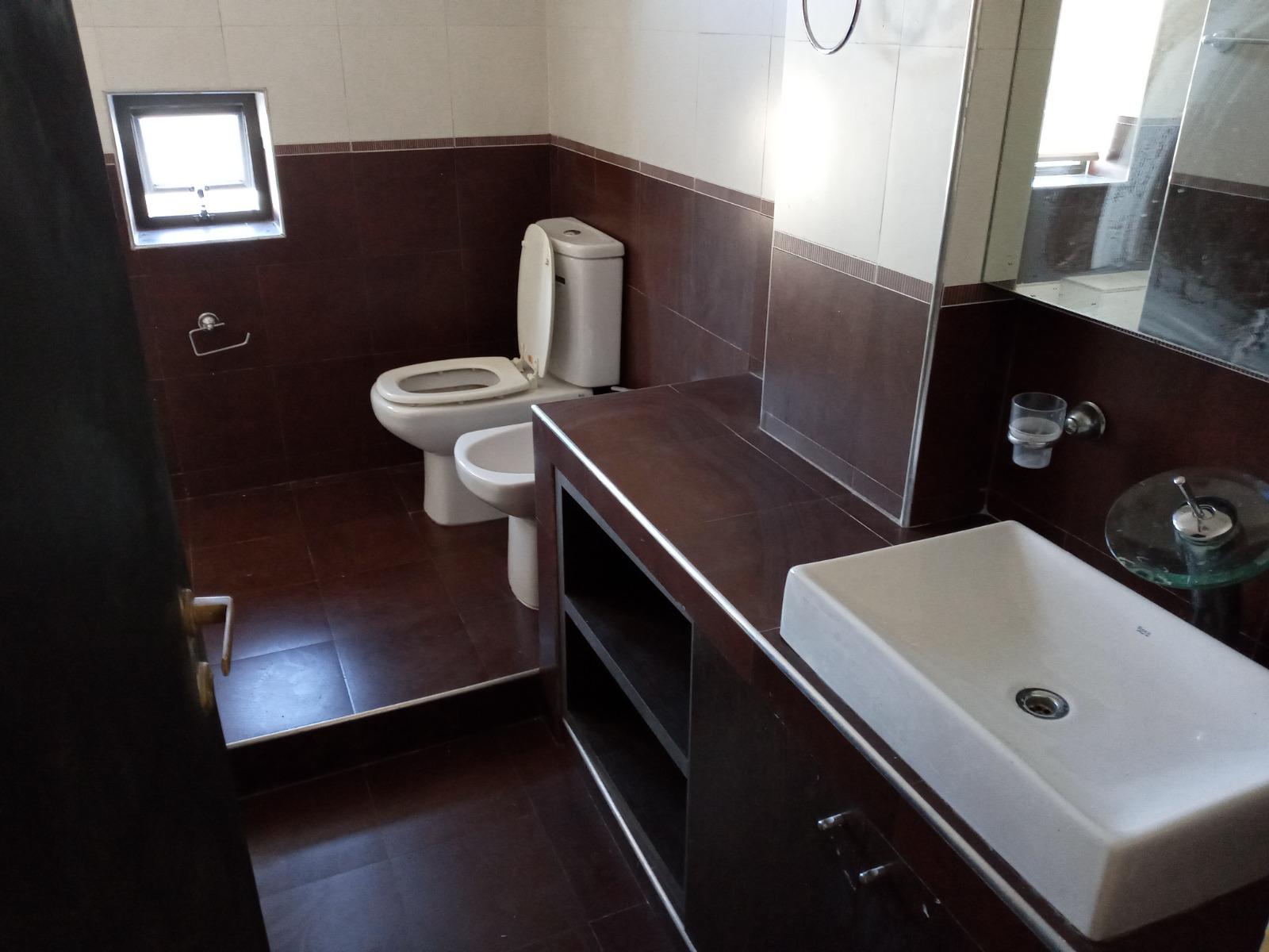 Alq. Alberdi- 27 de abril 710- 1 dormitorio- balcón y terraza- aire y calefacción