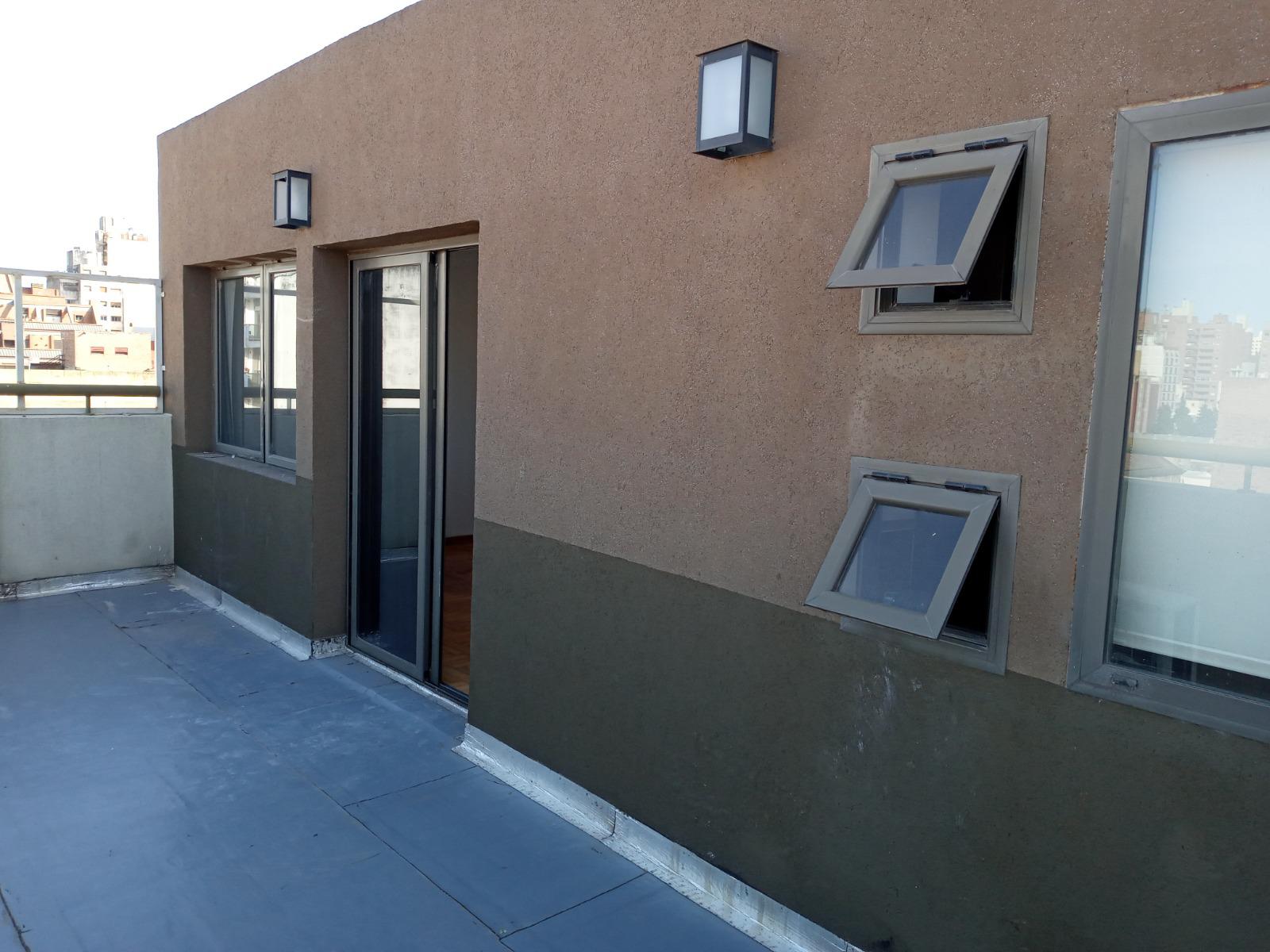 Alq. Alberdi- 27 de abril 710- 1 dormitorio- balcón y terraza- aire y calefacción