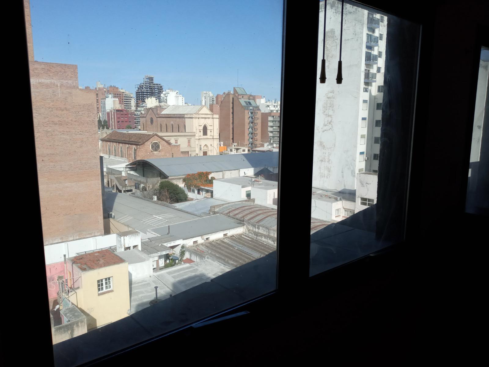 Alq. Alberdi- 27 de abril 710- 1 dormitorio- balcón y terraza- aire y calefacción