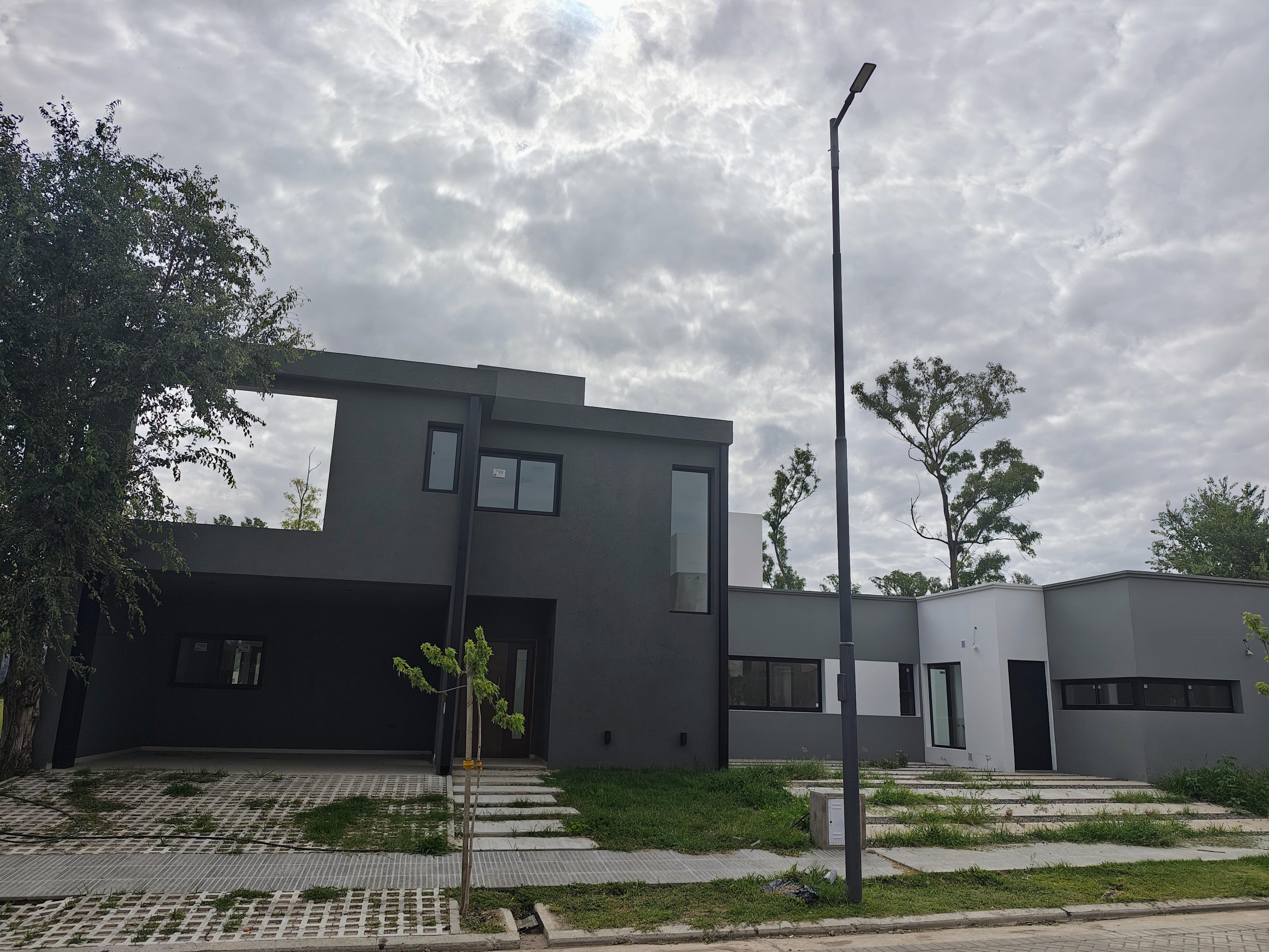 NUEVO MALAGUEÑO BARRIO CERRADO A ESTRENAR OPORTUNIDAD