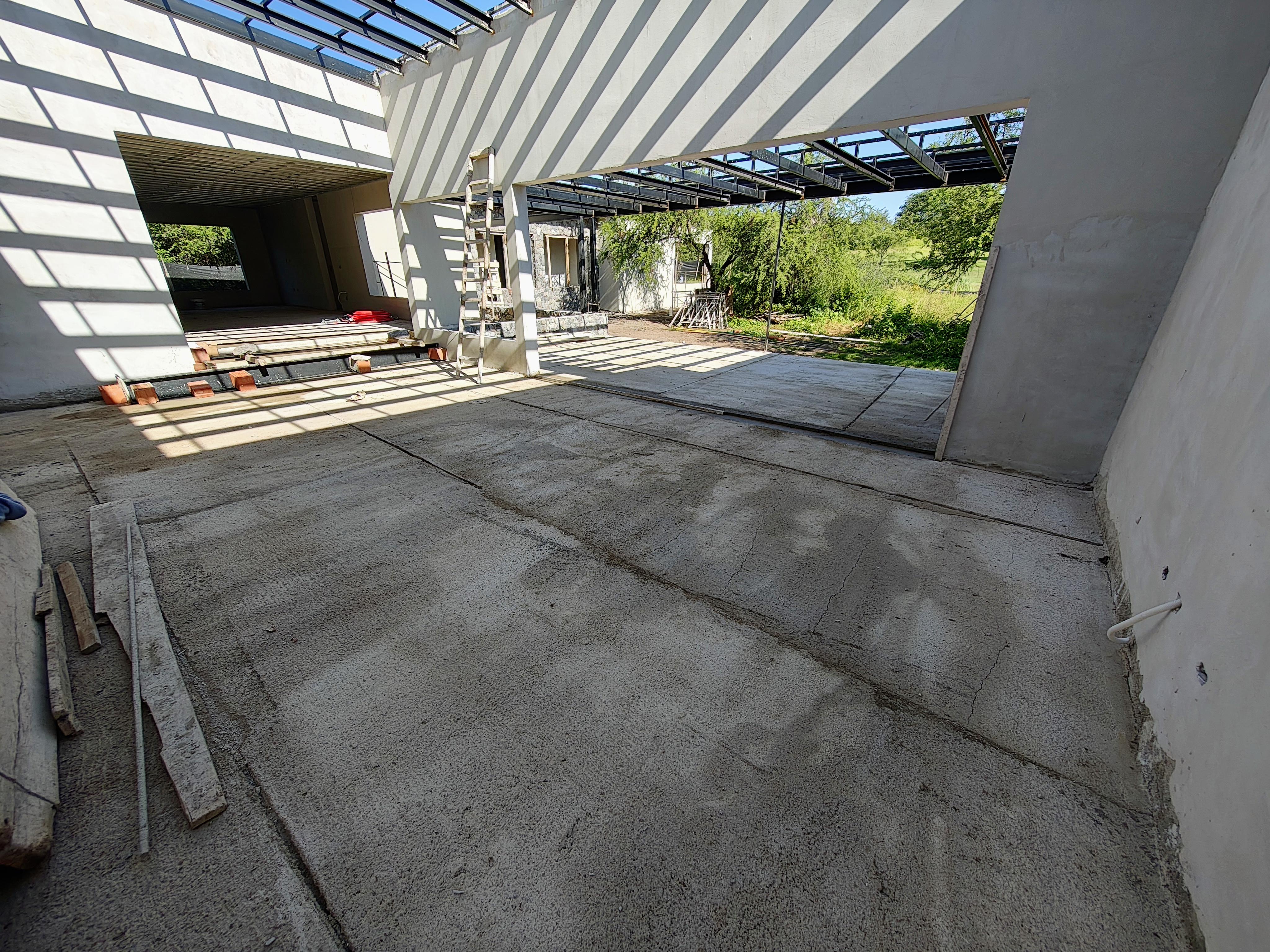 EL TERRON COUNTRY VENDO MODERNA CASA DE CATEGORIA CON FONDO AL GOLF