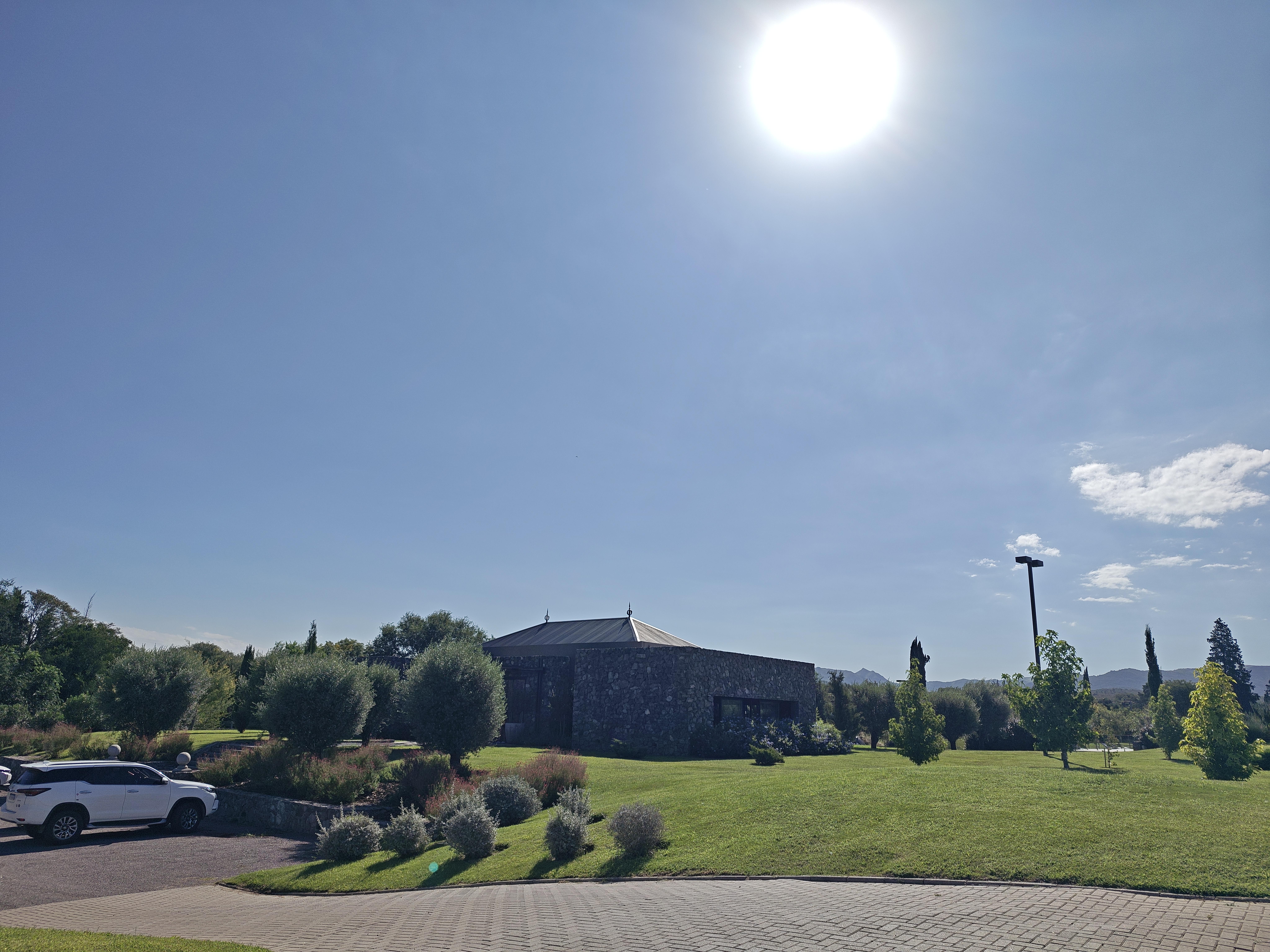 EL TERRON COUNTRY VENDO MODERNA CASA DE CATEGORIA CON FONDO AL GOLF