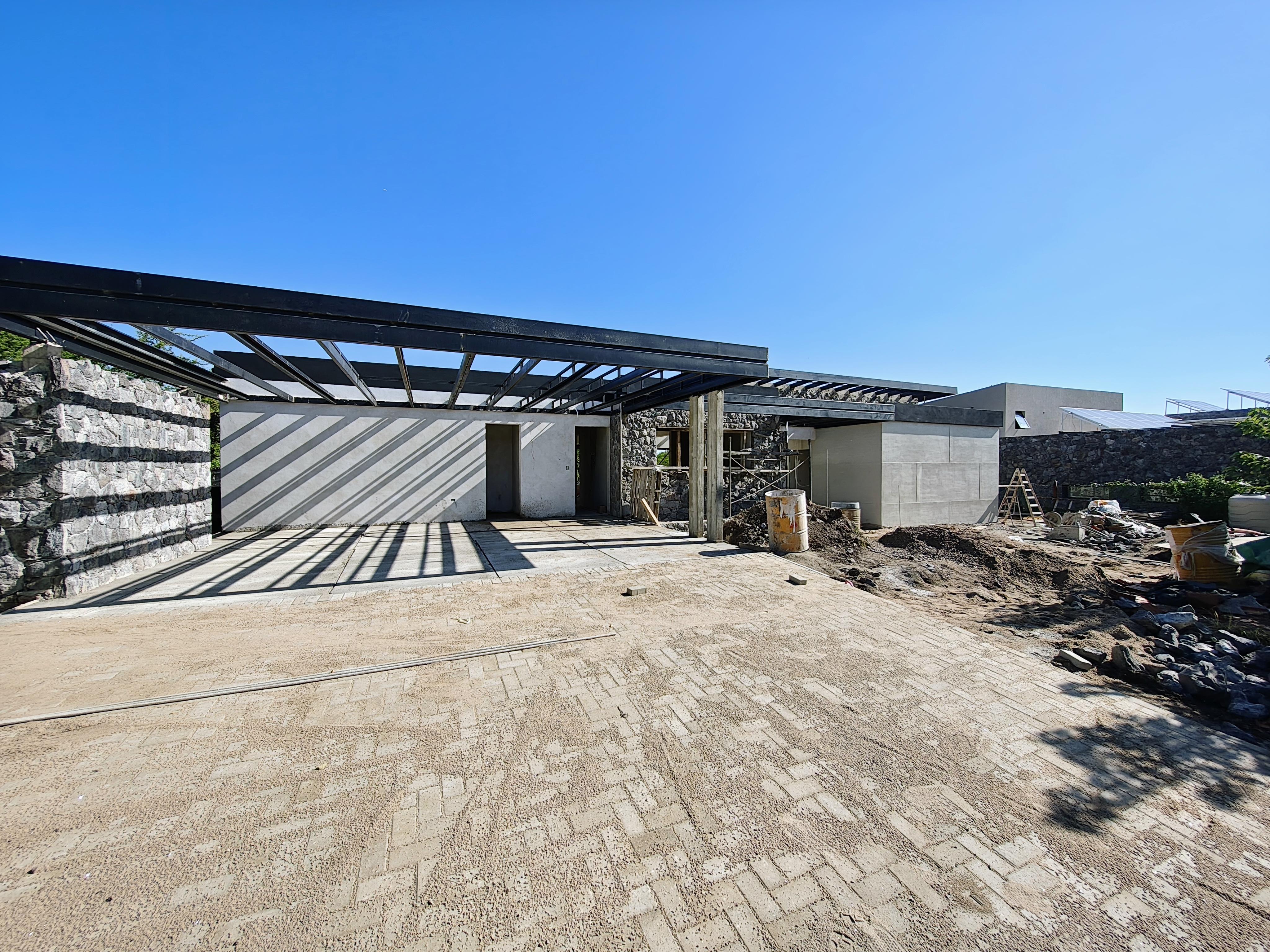 EL TERRON COUNTRY VENDO MODERNA CASA DE CATEGORIA CON FONDO AL GOLF