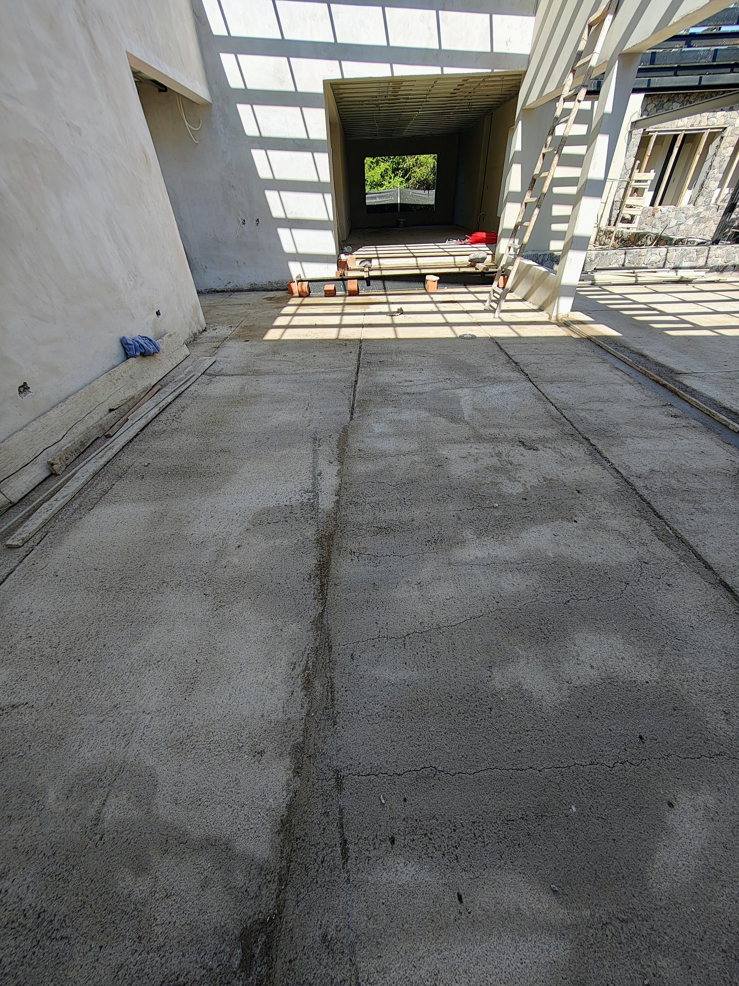 EL TERRON COUNTRY VENDO MODERNA CASA DE CATEGORIA CON FONDO AL GOLF