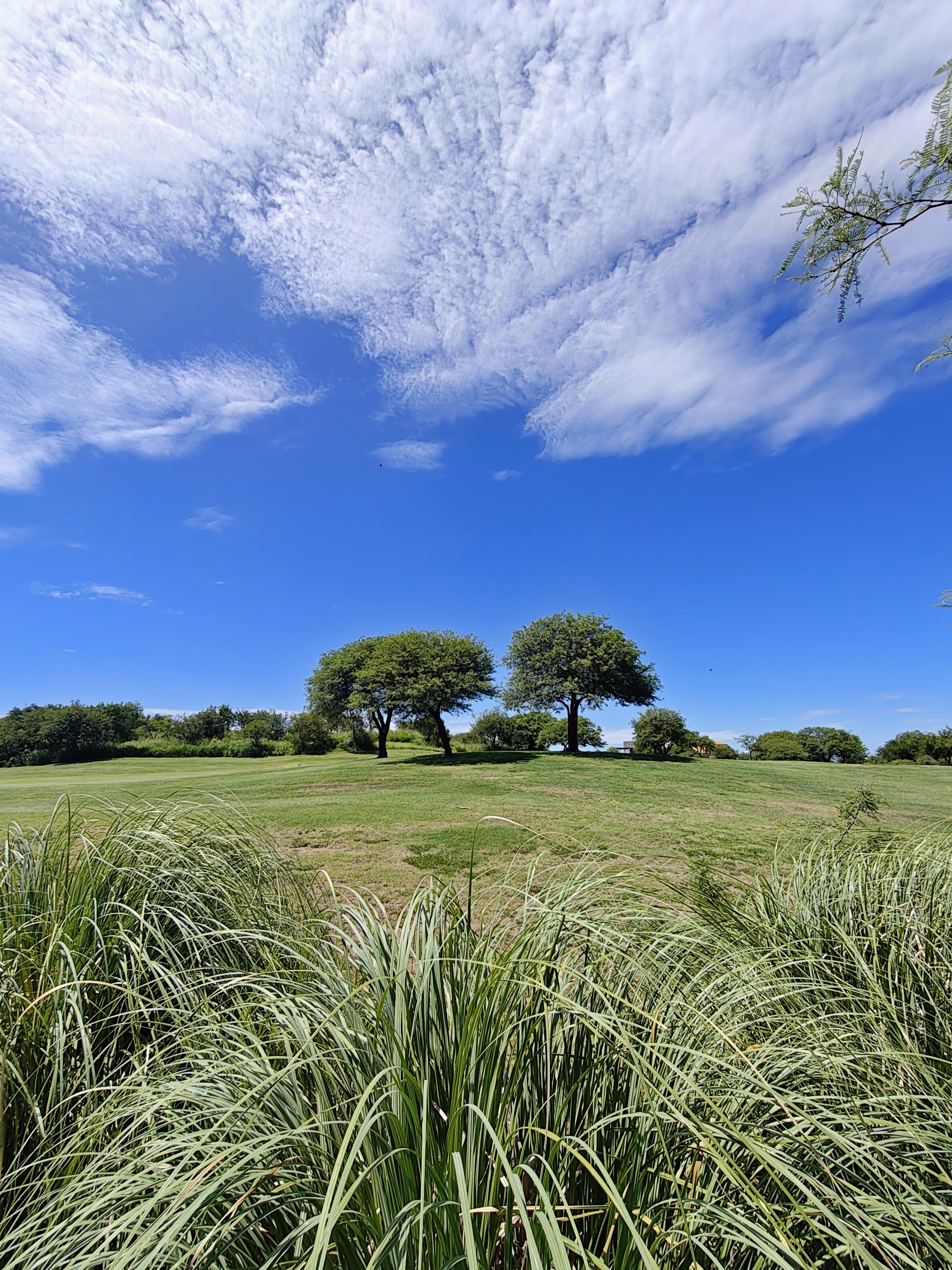 EL TERRON COUNTRY VENDO MODERNA CASA DE CATEGORIA CON FONDO AL GOLF