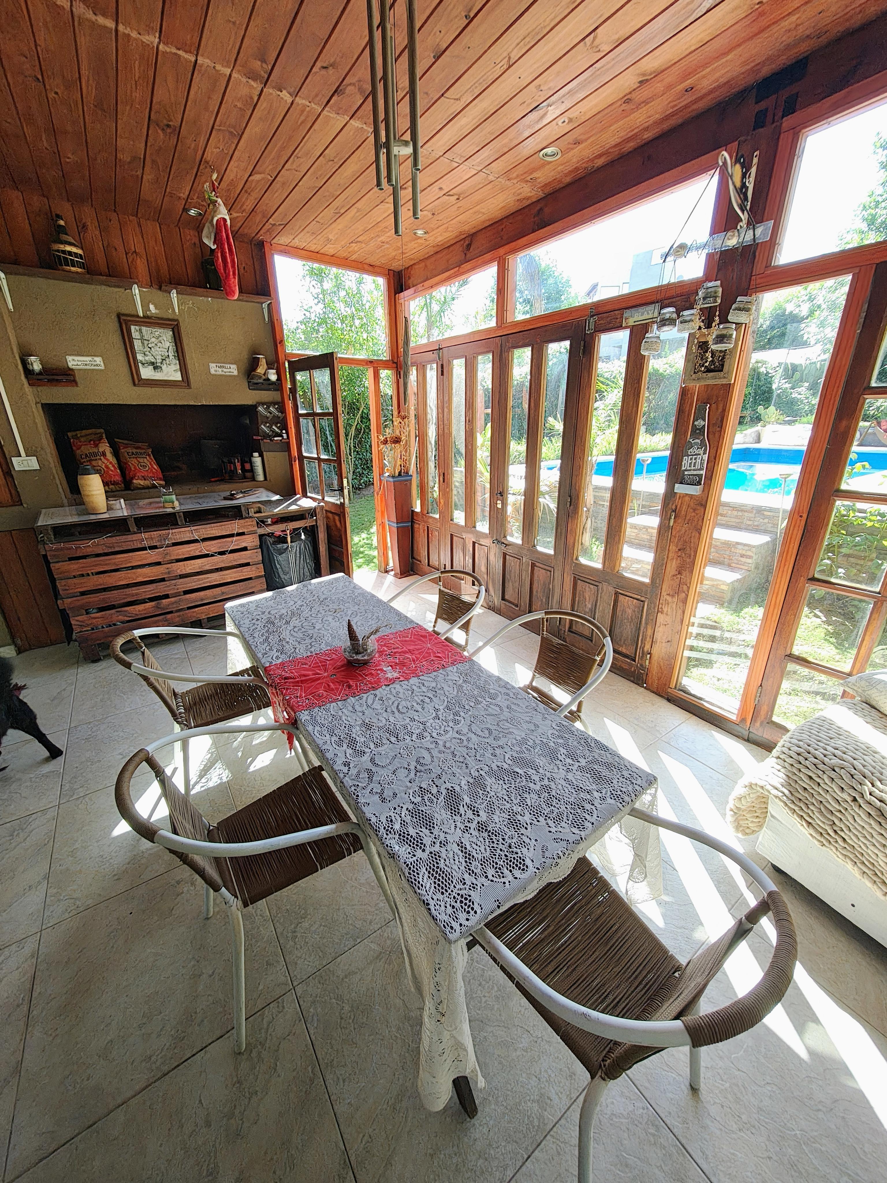 LA ESTANZUELA  BARRIO CERRADO OPORTUNIDAD VENDO MUY LINDA CASA