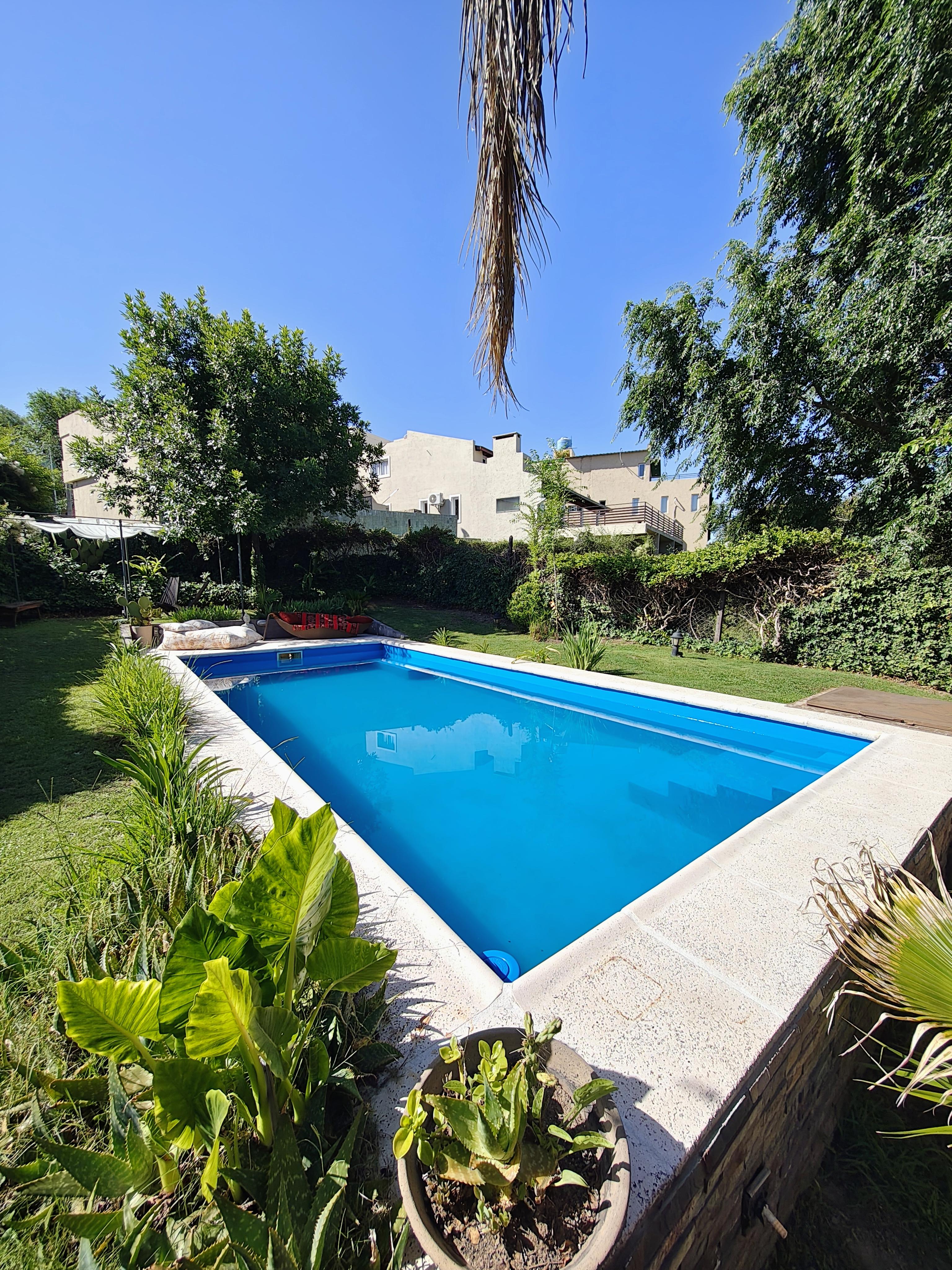 LA ESTANZUELA  BARRIO CERRADO OPORTUNIDAD VENDO MUY LINDA CASA