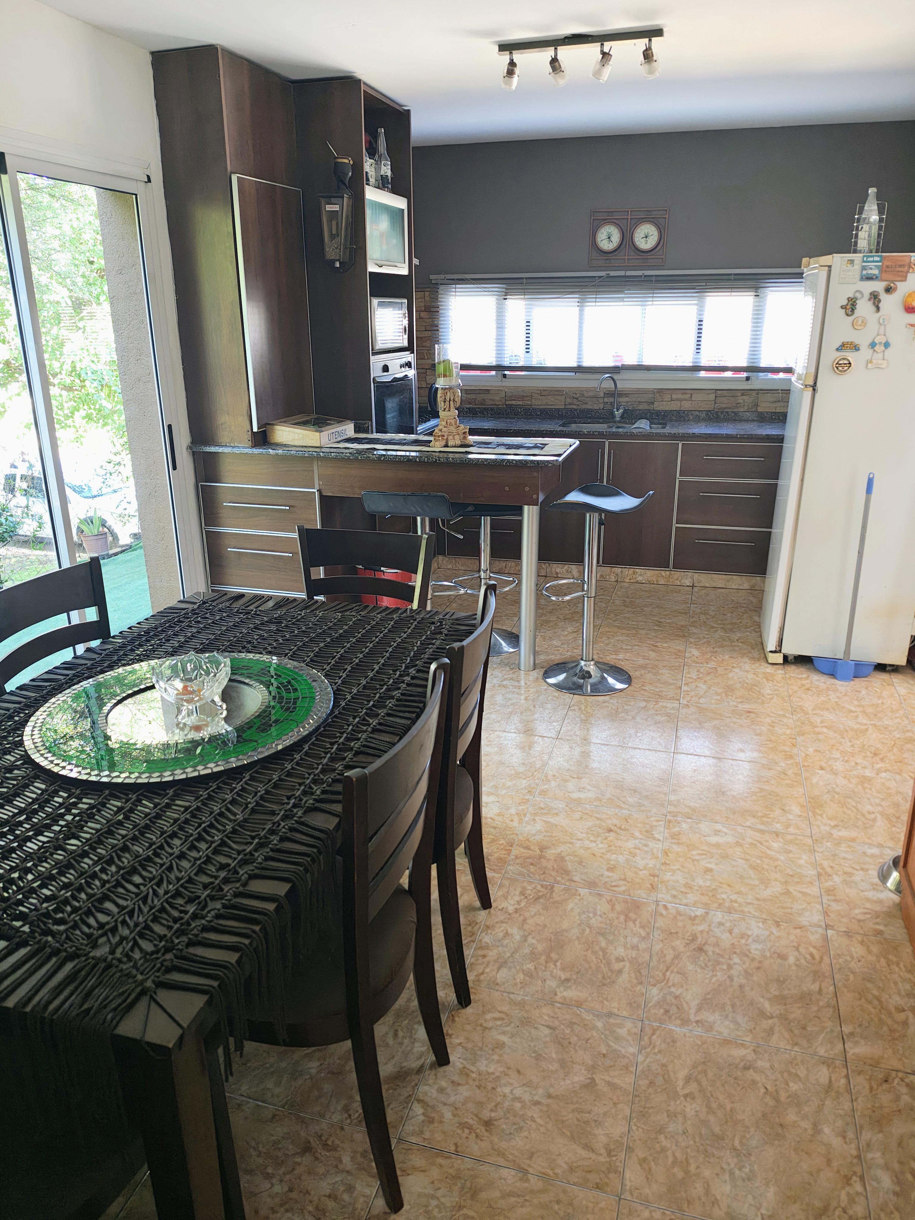 LA ESTANZUELA  BARRIO CERRADO OPORTUNIDAD VENDO MUY LINDA CASA