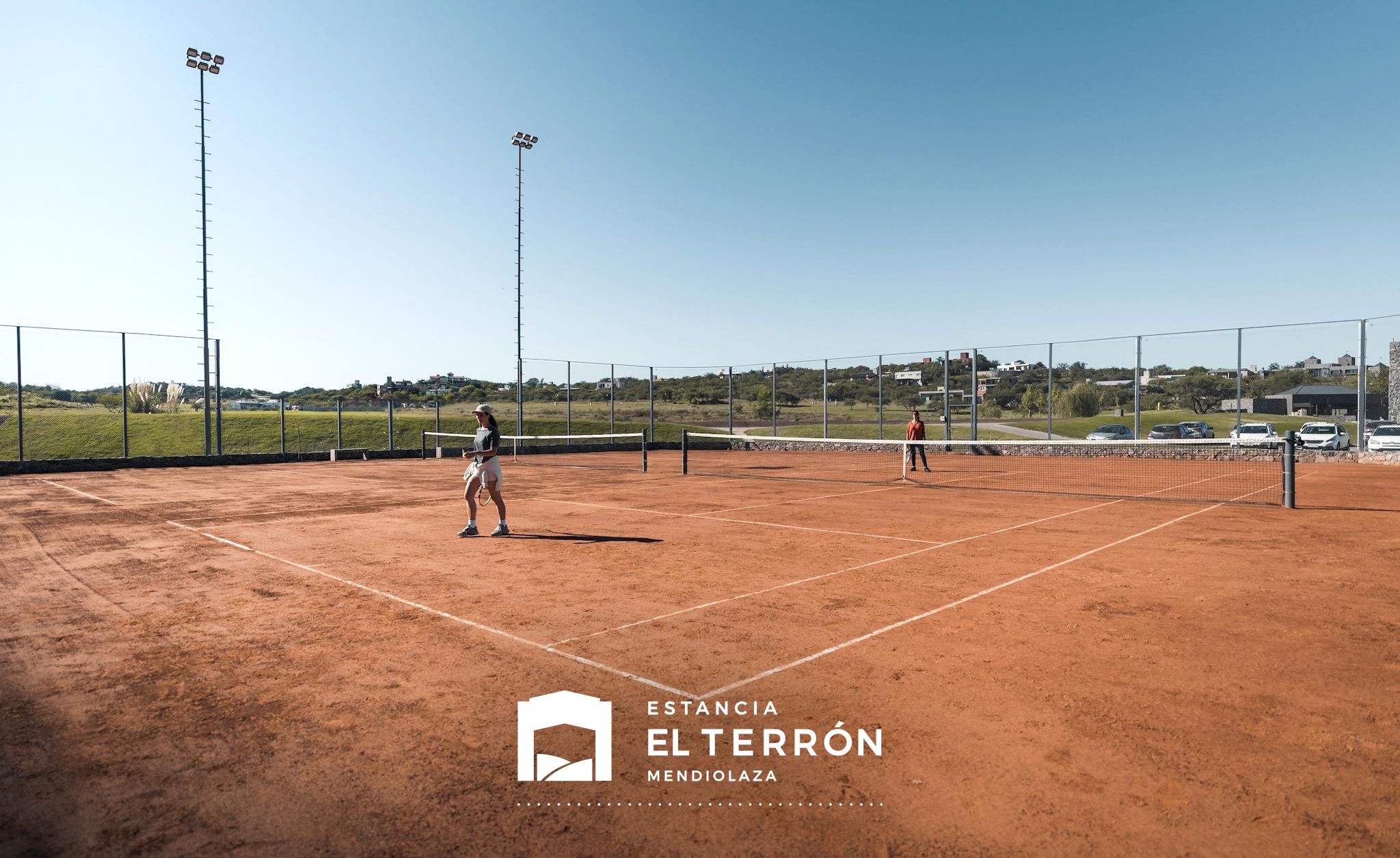 ESTANCIA EL TERRON COUNTRY VENDO EXCLUSIVO LOTE CON FONDO AL GOLF