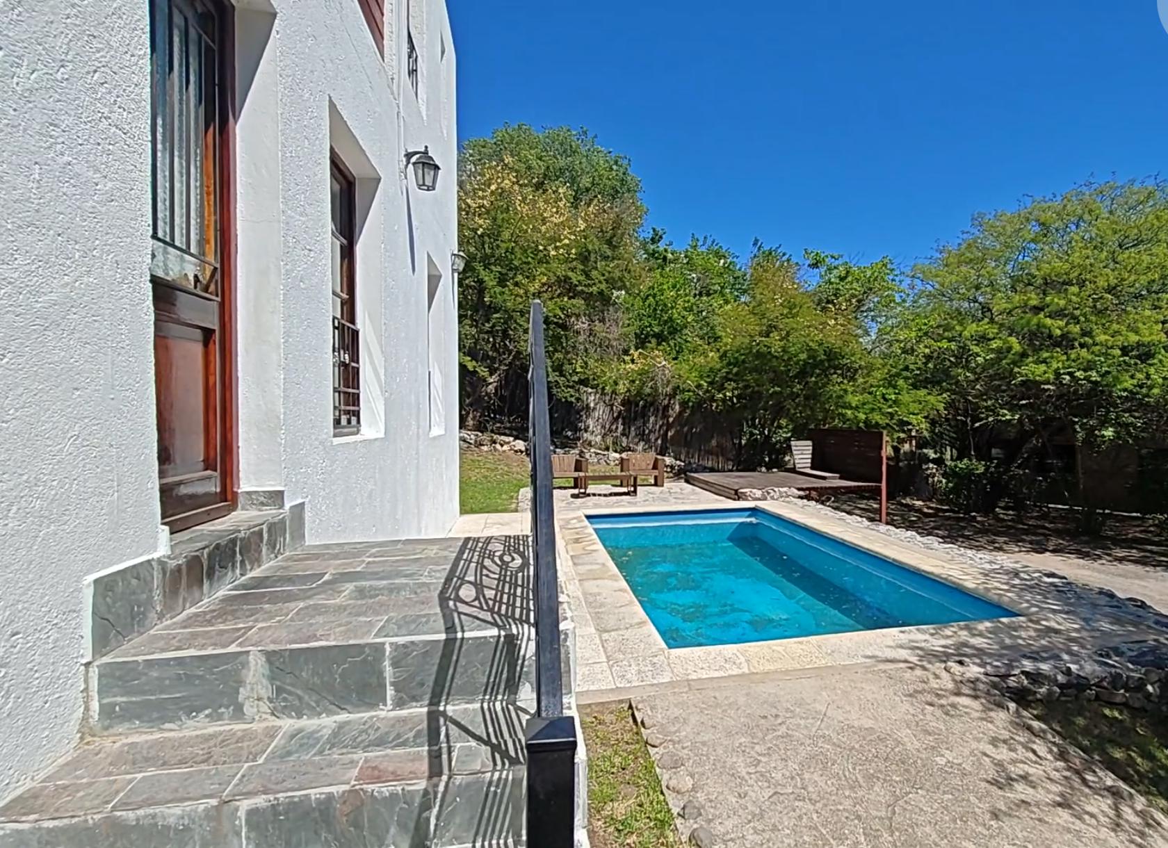 MENDIOLAZA OPORTUNIDAD EN BARRIO CERRADO VENDO MUY LINDA CASA