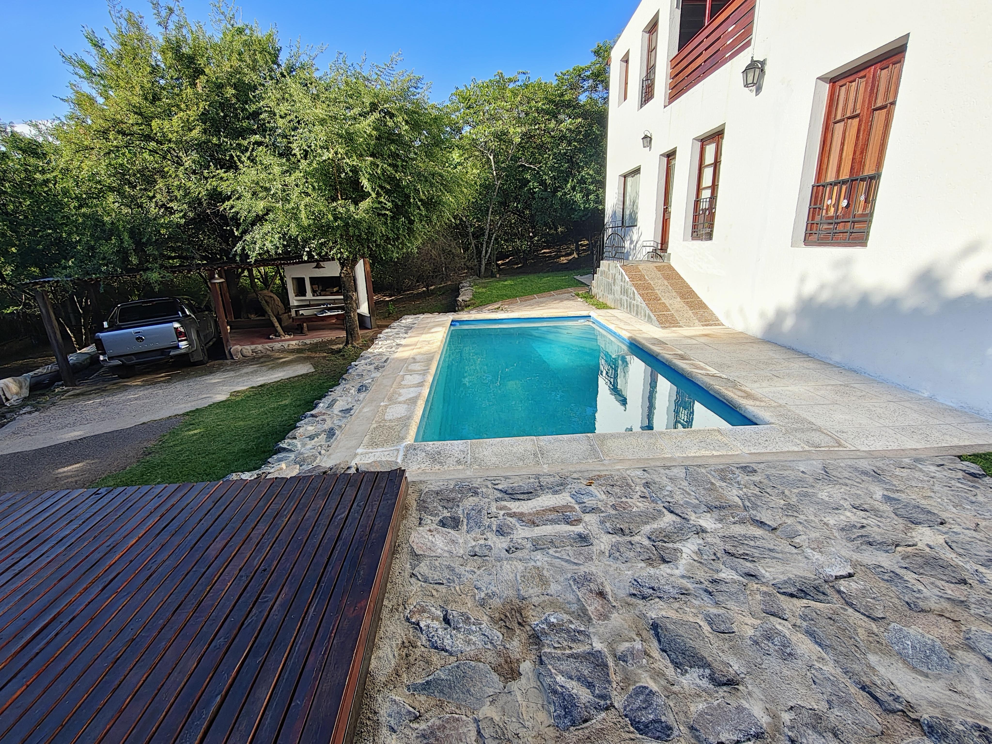 MENDIOLAZA OPORTUNIDAD EN BARRIO CERRADO VENDO MUY LINDA CASA