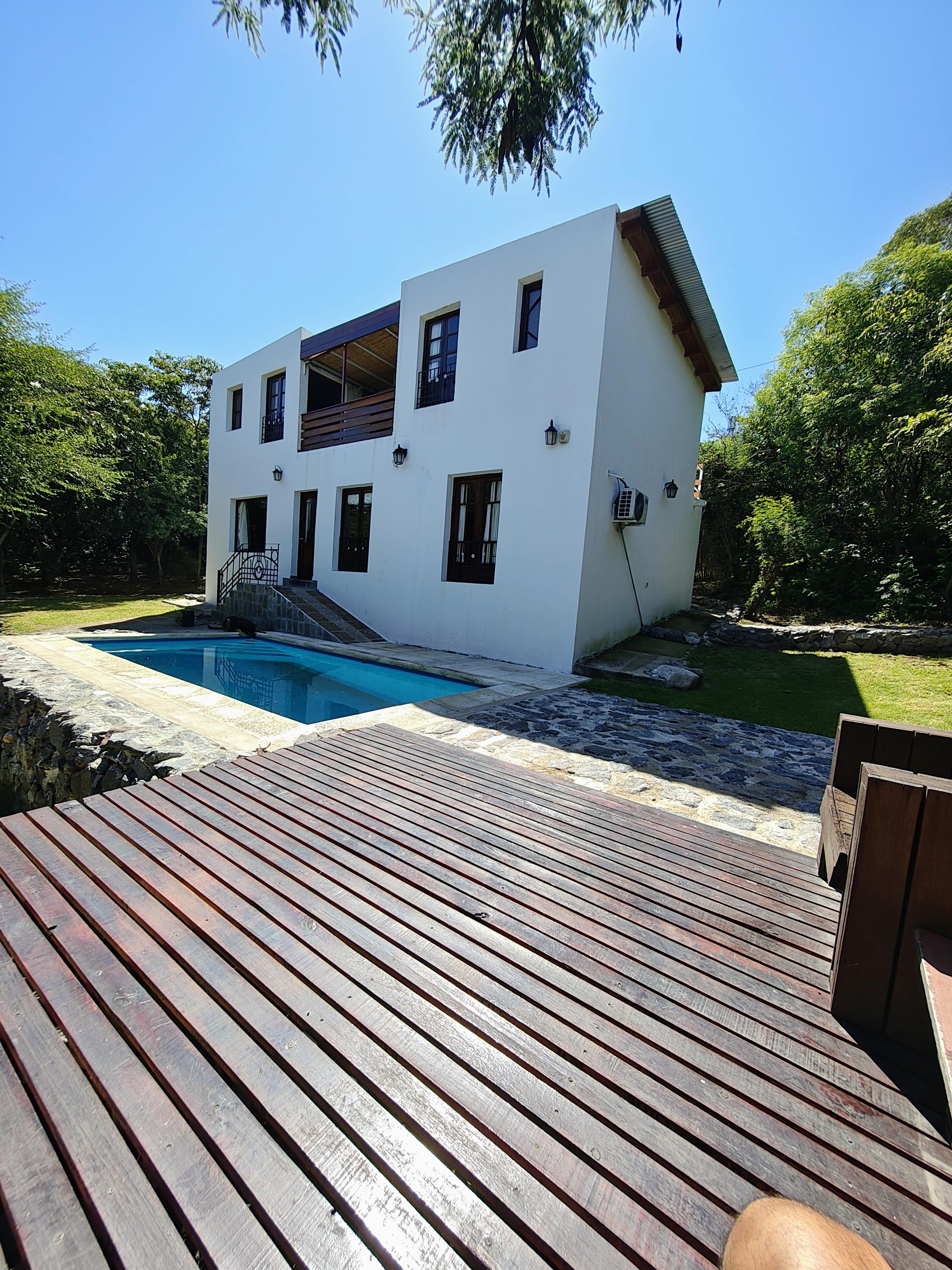 MENDIOLAZA OPORTUNIDAD EN BARRIO CERRADO VENDO MUY LINDA CASA