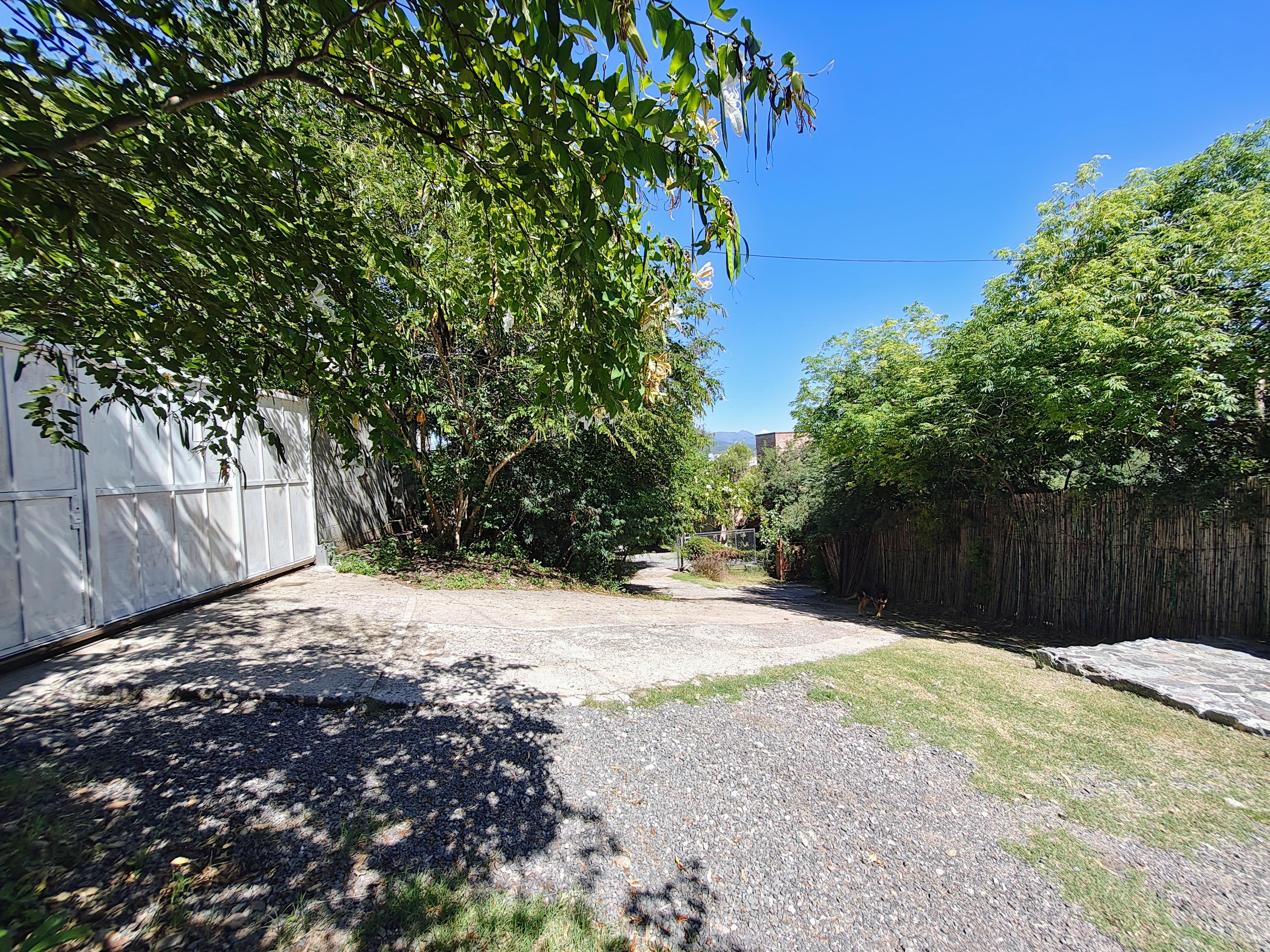 MENDIOLAZA OPORTUNIDAD EN BARRIO CERRADO VENDO MUY LINDA CASA