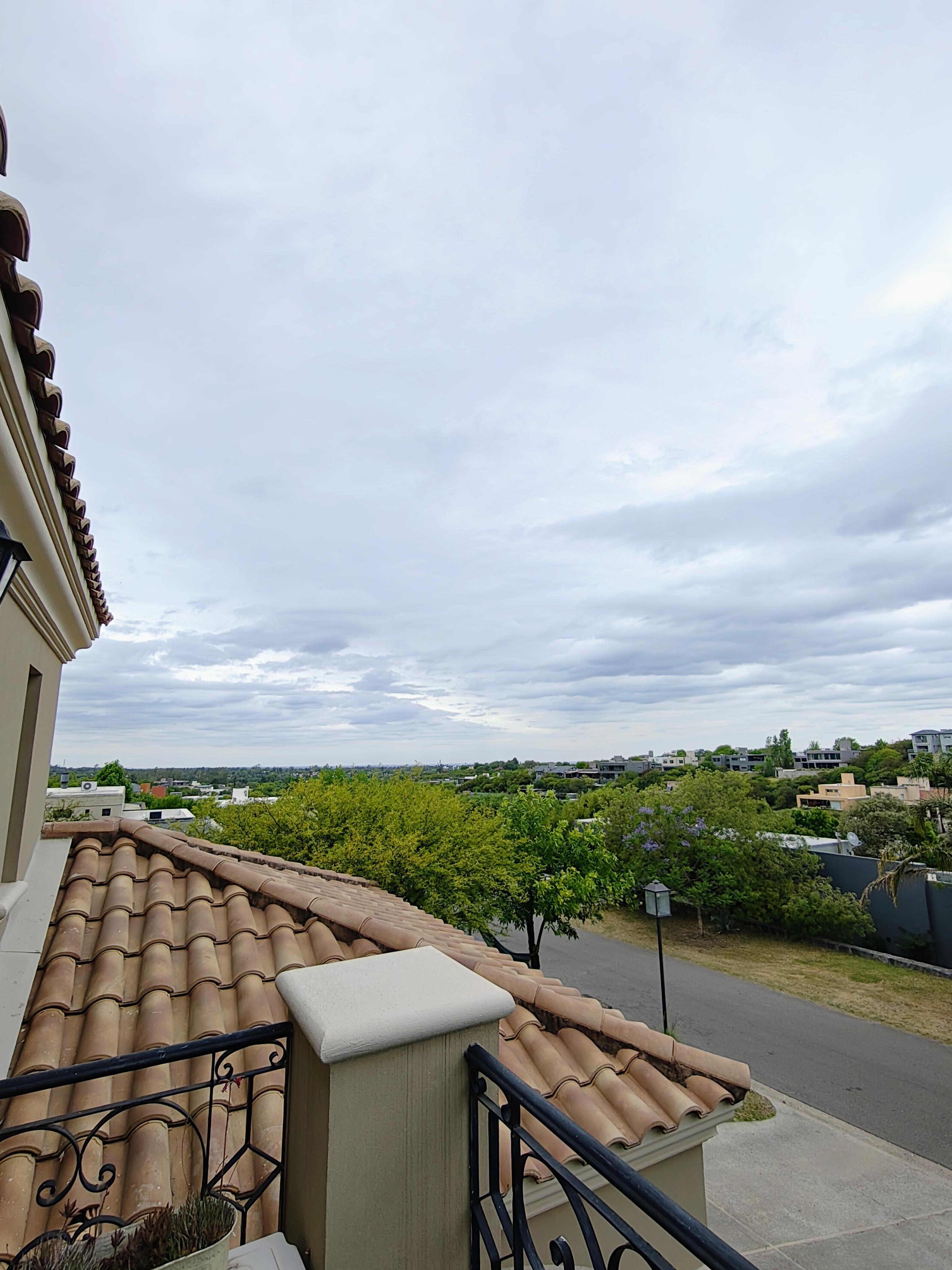 Q2 COUNTRY MENDIOLAZA VENDEMOS HERMOSA CASA