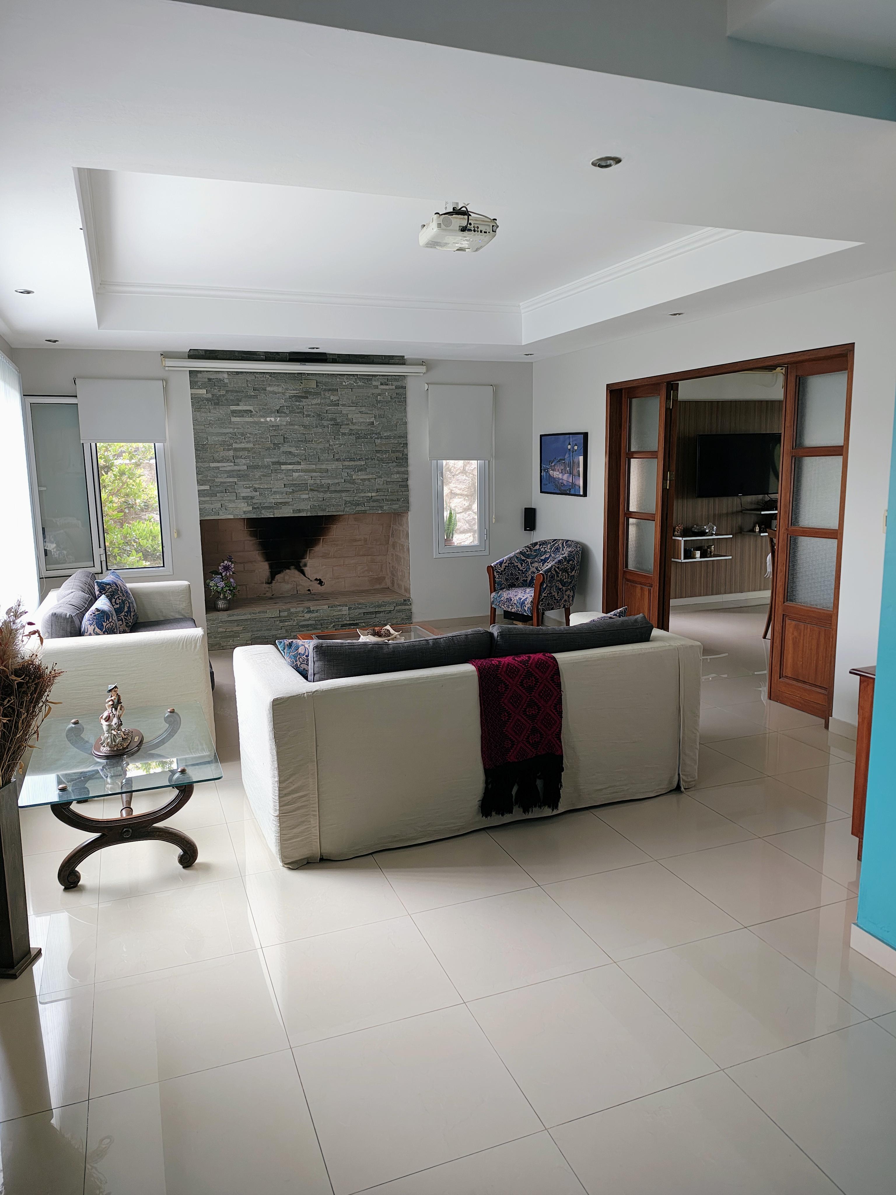 Q2 COUNTRY MENDIOLAZA VENDEMOS HERMOSA CASA