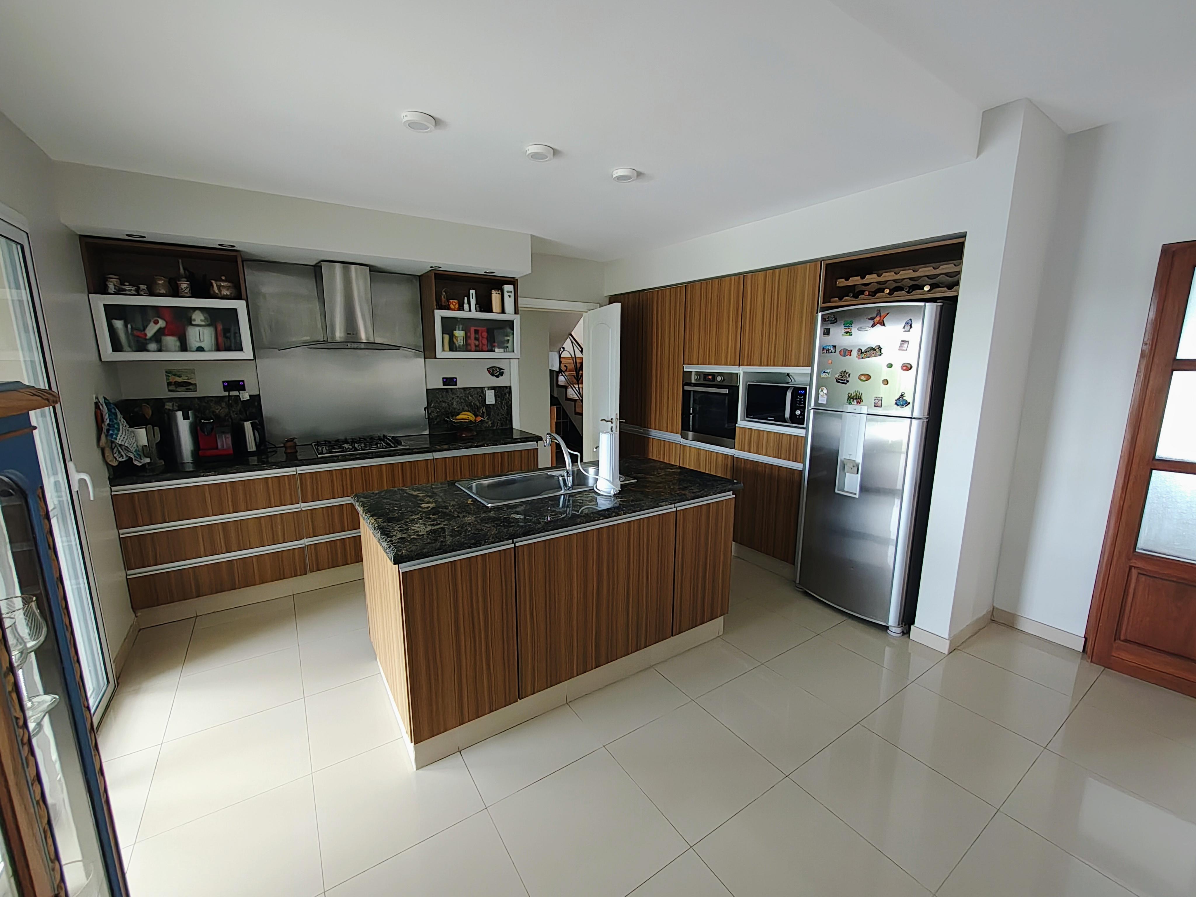 Q2 COUNTRY MENDIOLAZA VENDEMOS HERMOSA CASA