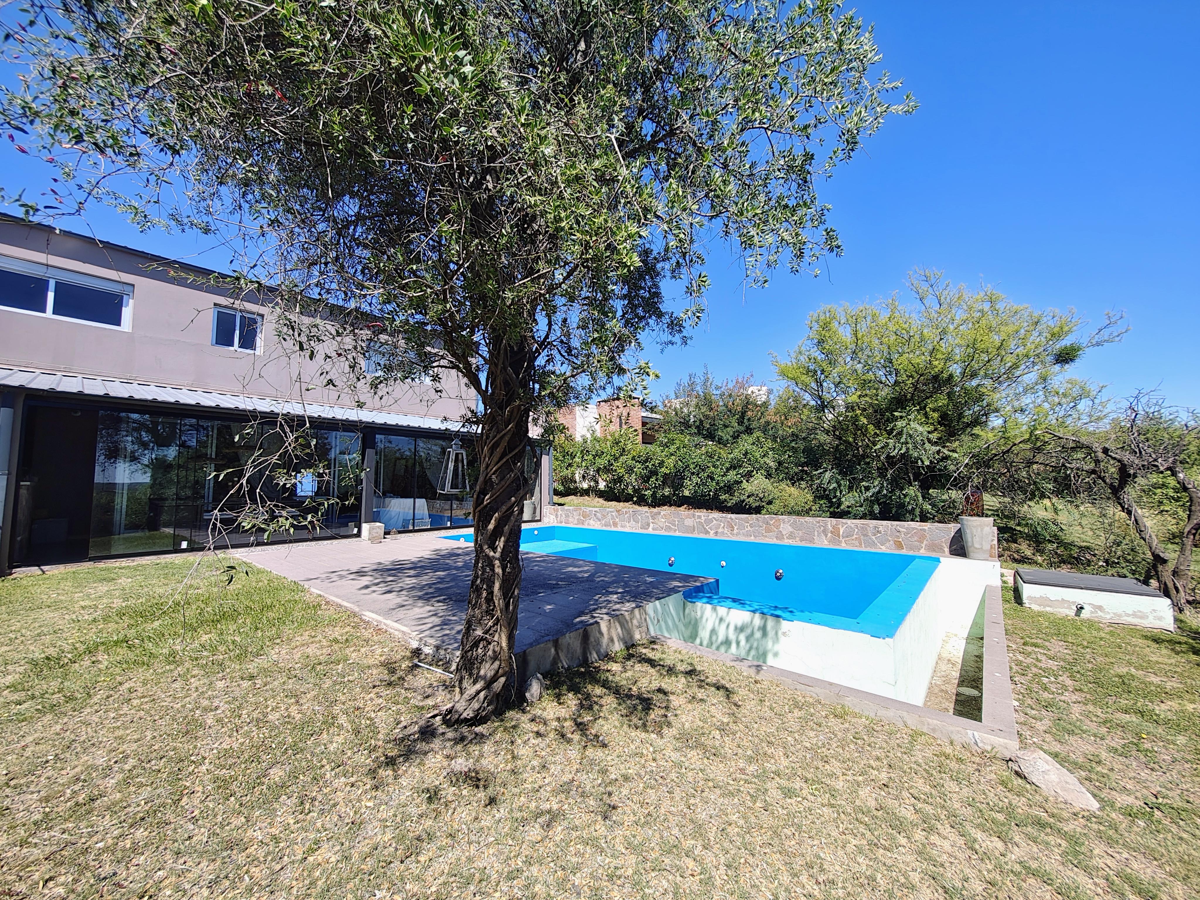 Q2 COUNTRY MENDIOLAZA VENDO MUY LINDA CASA ESTILO MINIMALISTA