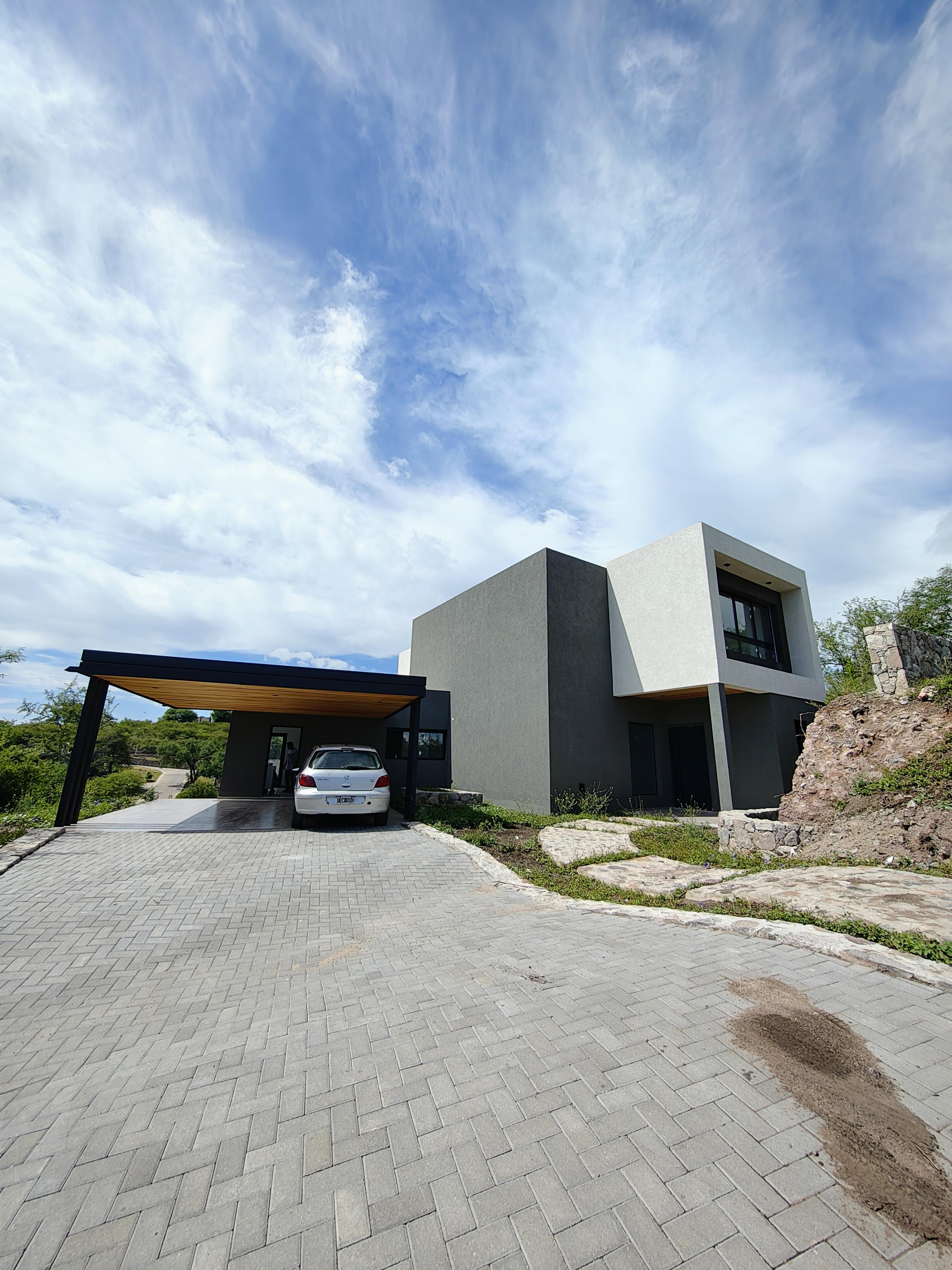 ESTANCIA Q2 COUNTRY VENDO EXCLUSIVA CASA DE MODERNO DISEÑO A ESTRENAR