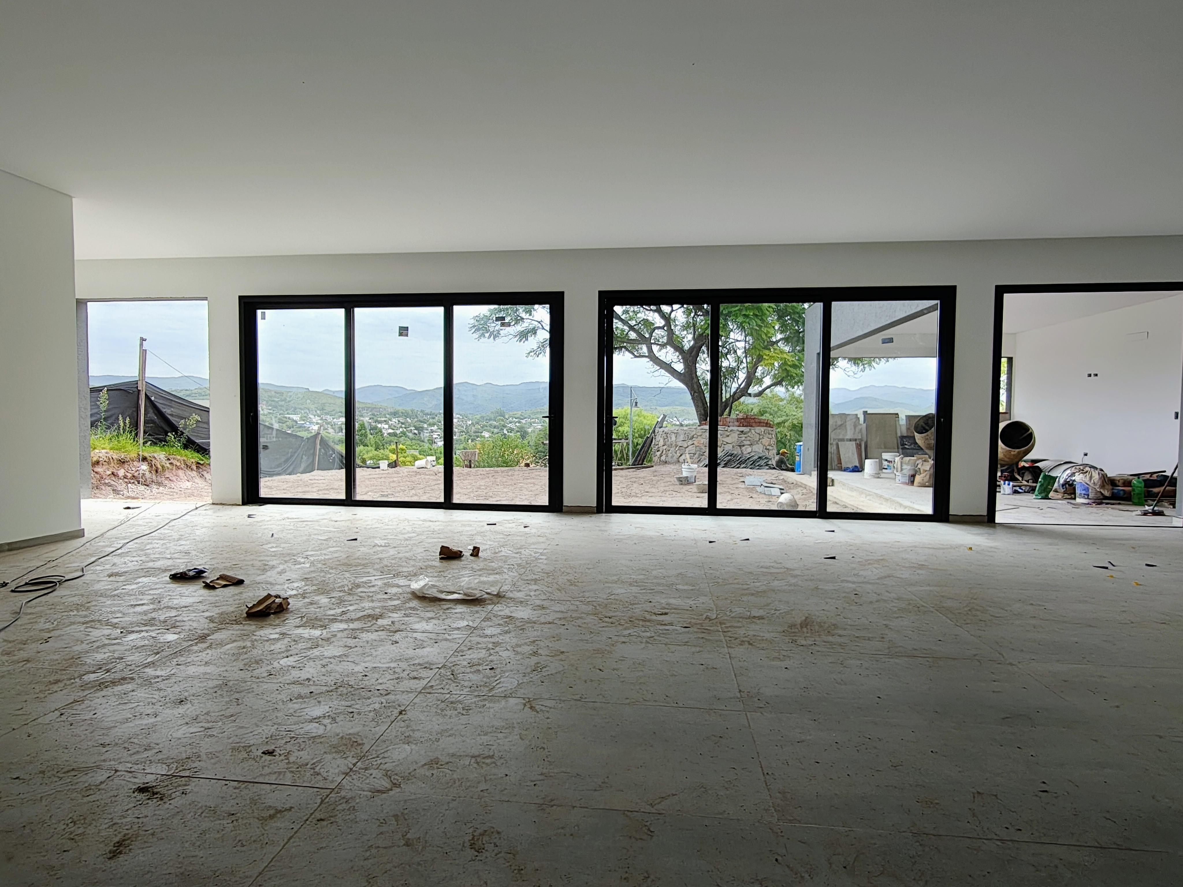 LA CUESTA  A ESTRENAR OPORTUNIDAD MODERNA CASA DE CATEGORIA