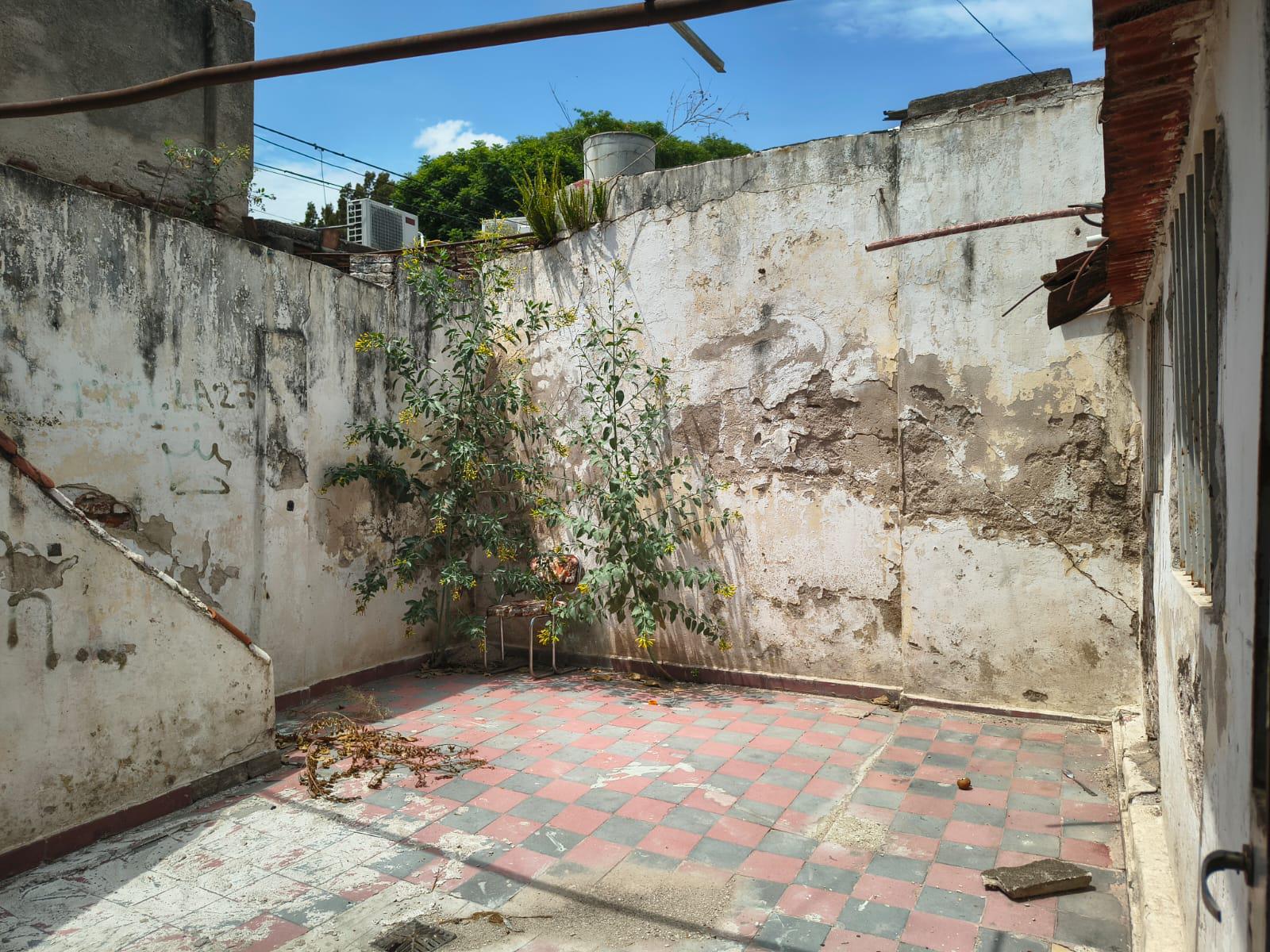 CASA EN VENTA A RECICLAR SAN VICENTE