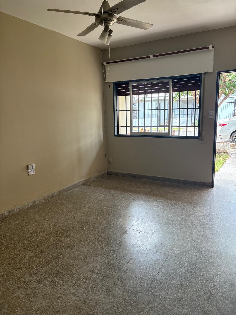 Casa en Alquiler  3 Dormitorios  Poeta Lugones