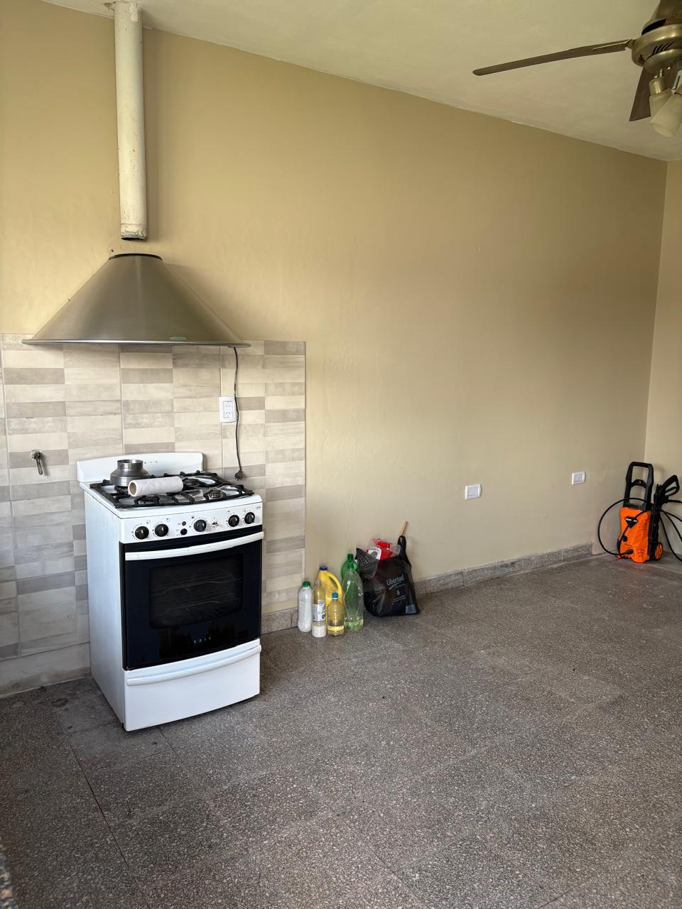 Casa en Alquiler  3 Dormitorios  Poeta Lugones