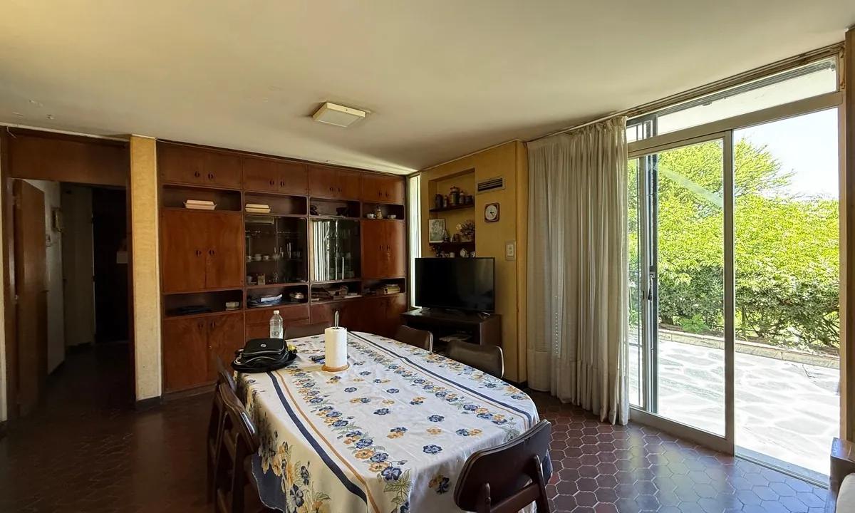 CASA IMPONENTE EN VENTA, ALBERDI DEAN FUNES 2129 4 DORMITORIOS