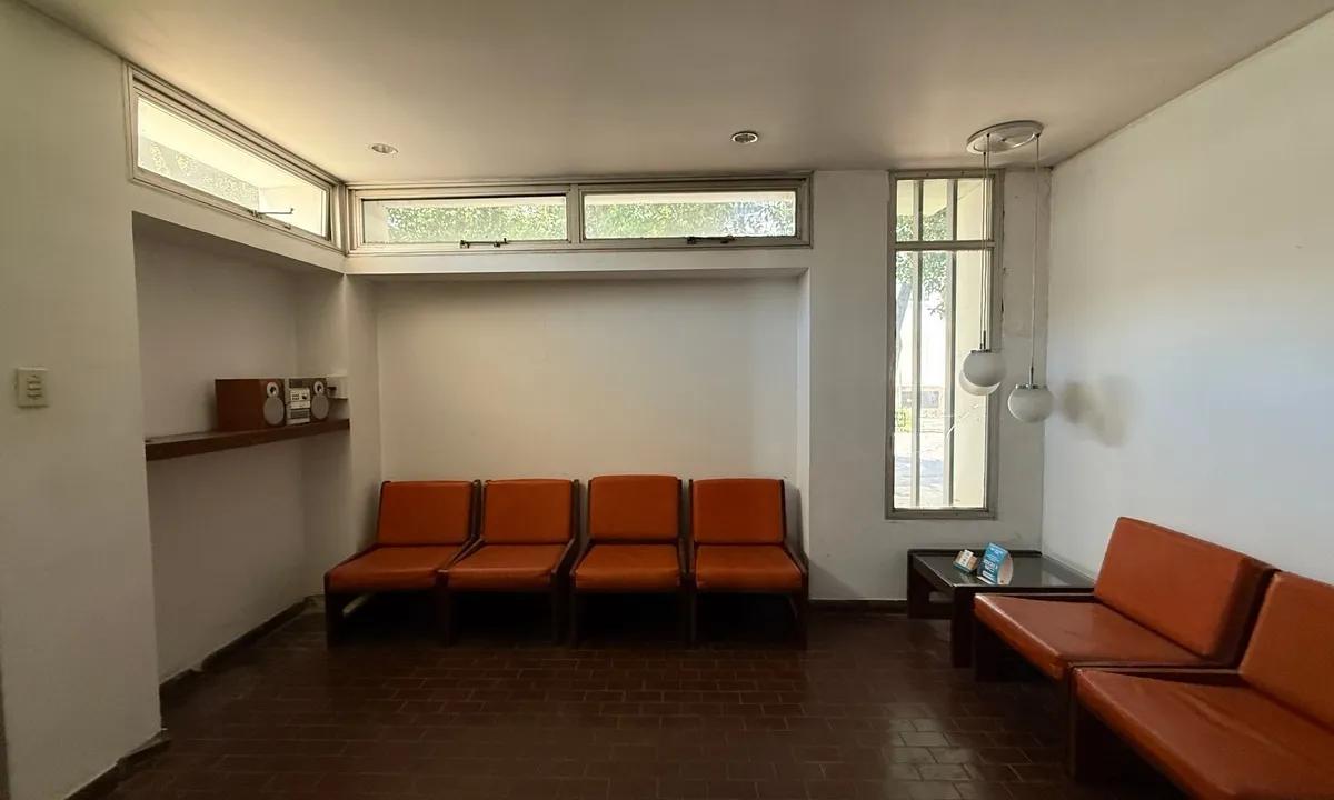 CASA IMPONENTE EN ALQUILER EN ALBERDI DEAN FUNES 2129 4 DORMITORIOS