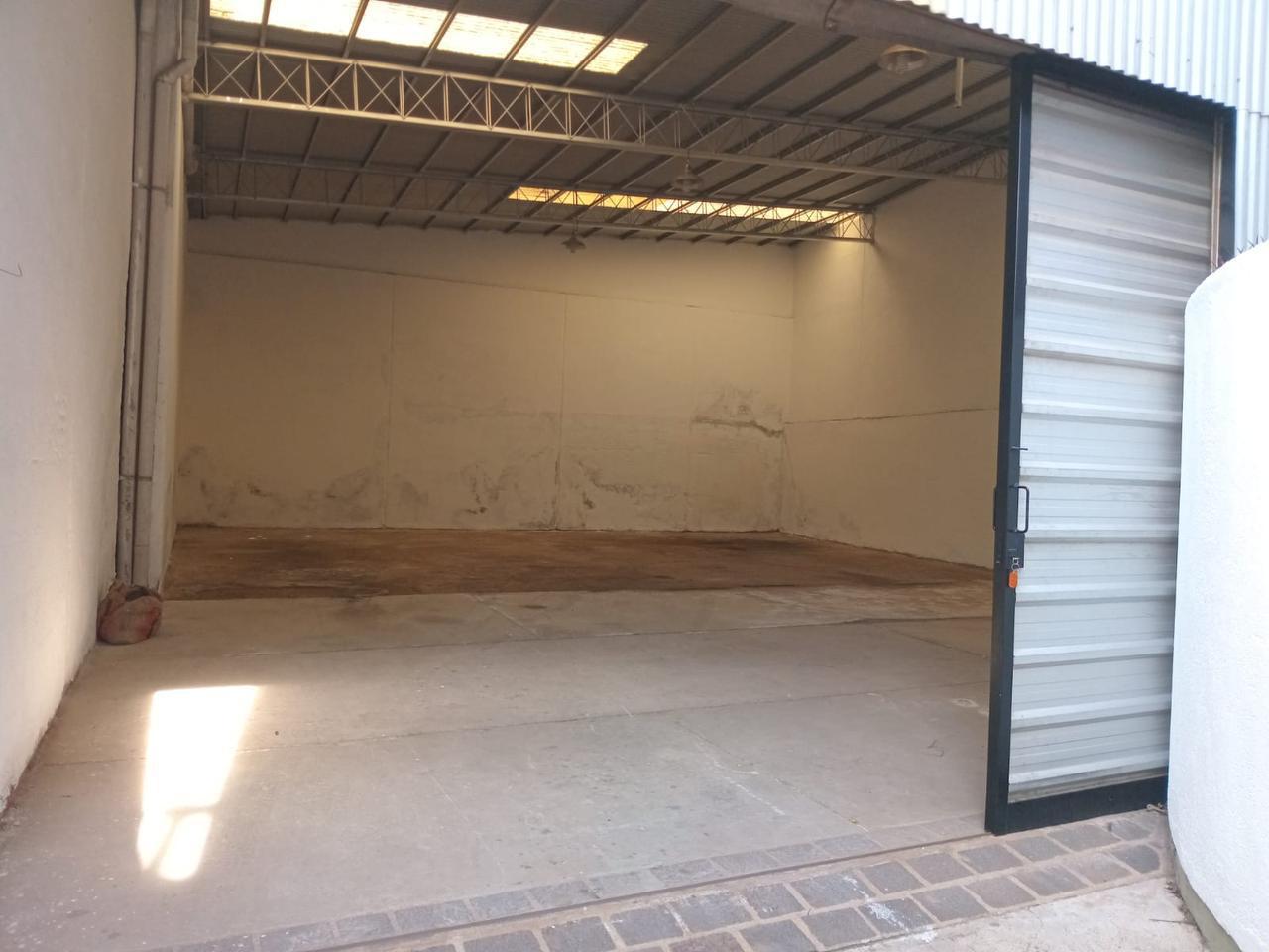ALQUILO GALPON MUY BUENA UBICACION A POCOS METROS DE NUEVA CBA IDEAL PARA DEPOSITO O LOGISTICA