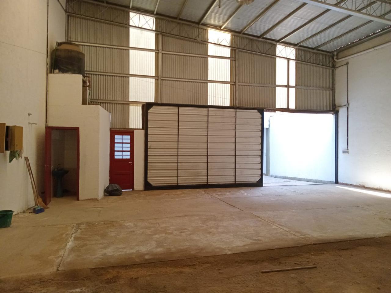 ALQUILO GALPON MUY BUENA UBICACION A POCOS METROS DE NUEVA CBA IDEAL PARA DEPOSITO O LOGISTICA