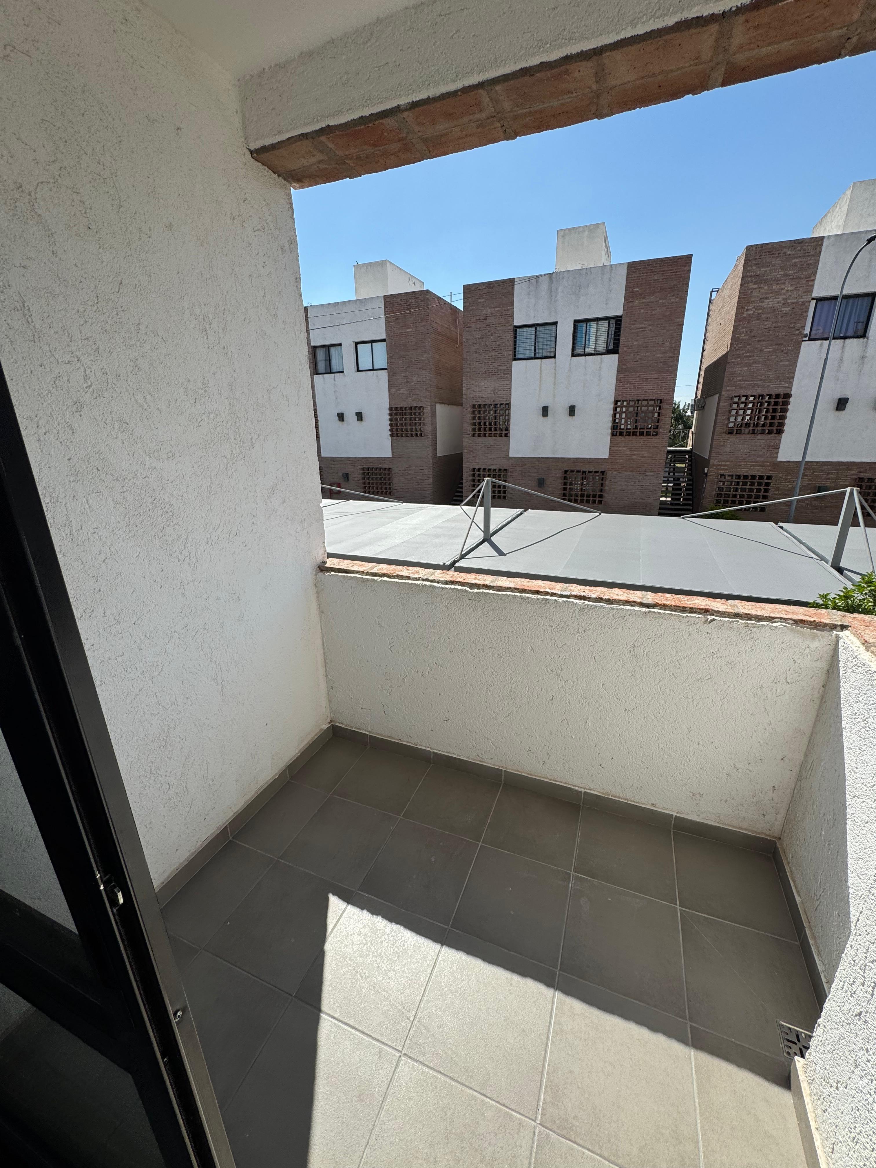 Duplex en Alquiler en Complejo Carrascal - Barrio Mutual Docente