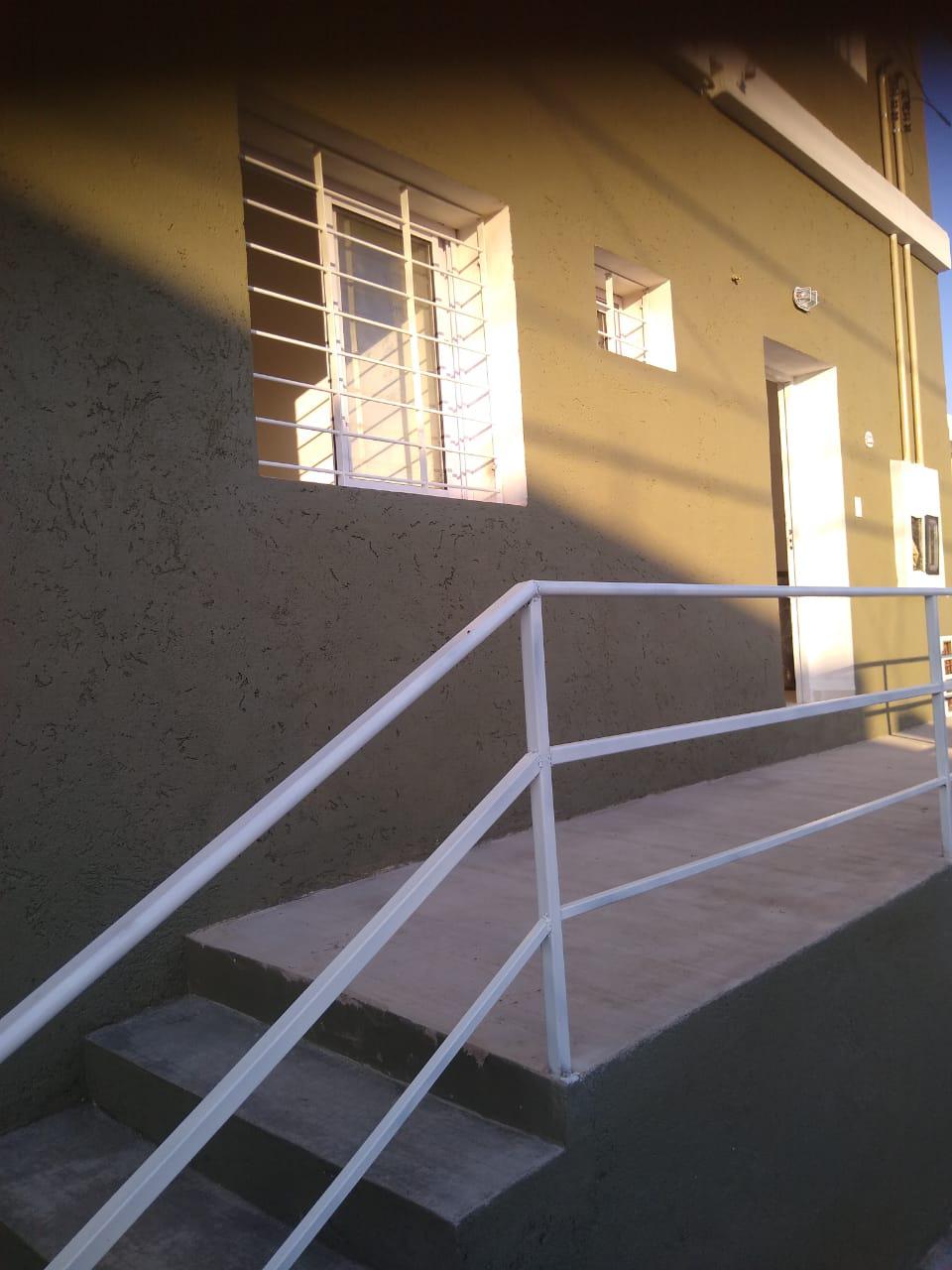 Alq. Dpto c1 dorm.y patio. B San Martín.