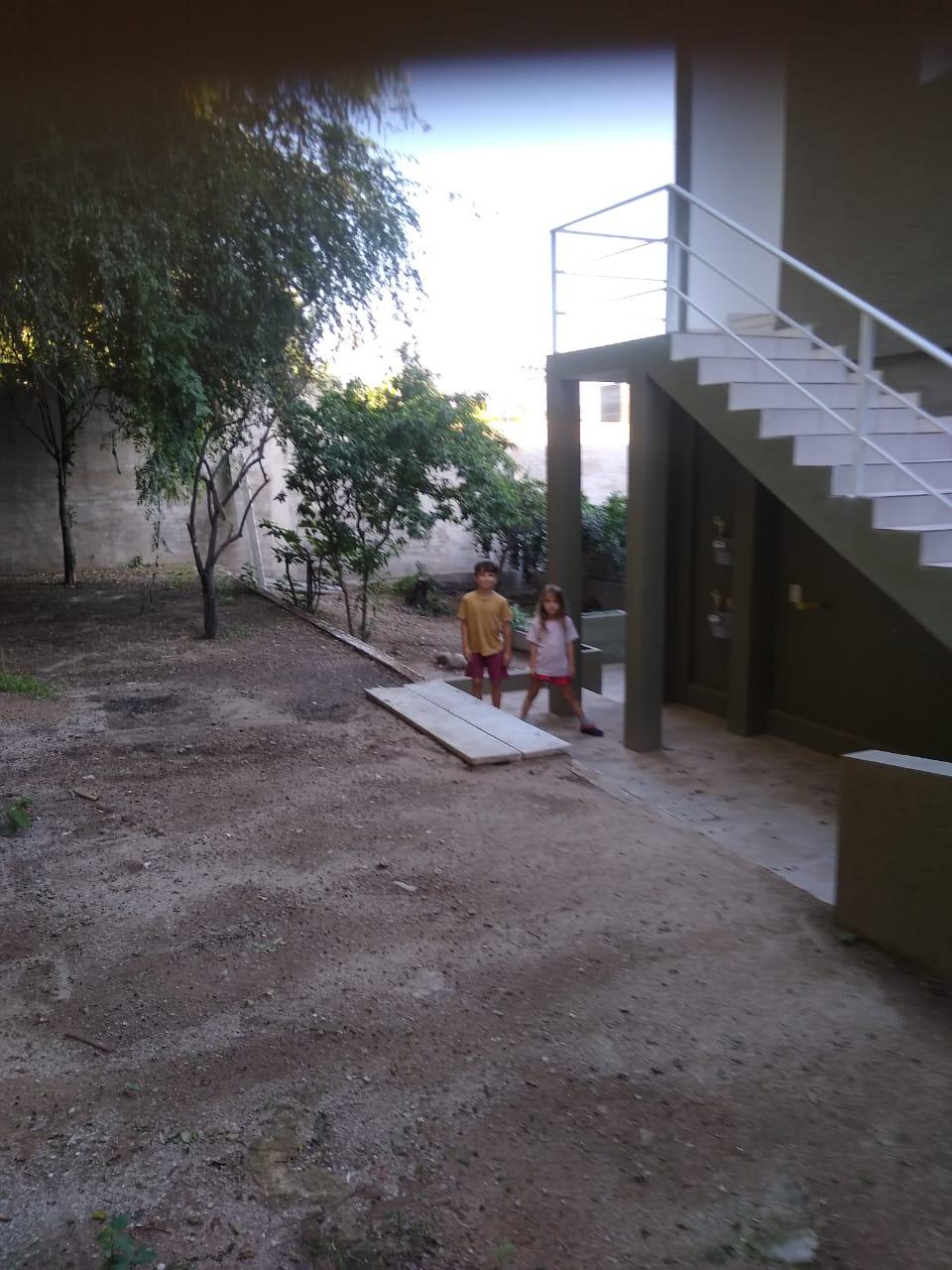 Alq. Dpto c1 dorm.y patio. B San Martín.