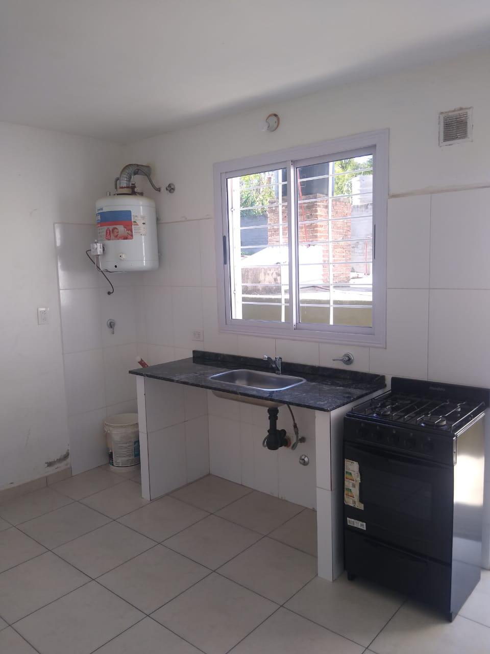 Alq. Dpto c1 dorm.y patio. B San Martín.