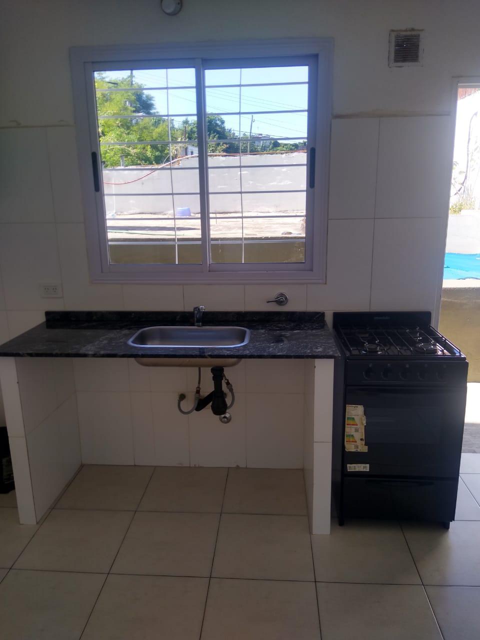 Alq. Dpto c1 dorm.y patio. B San Martín.